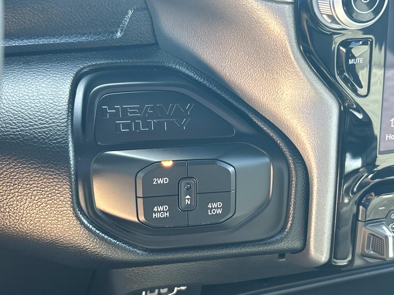 Vehicle photo 36