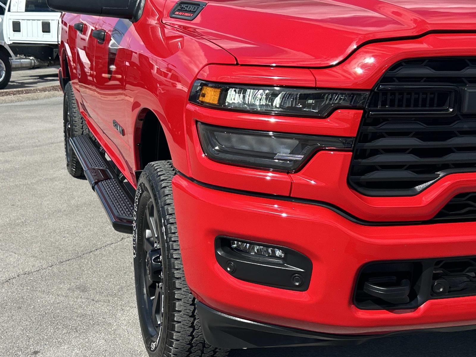 Vehicle photo 11