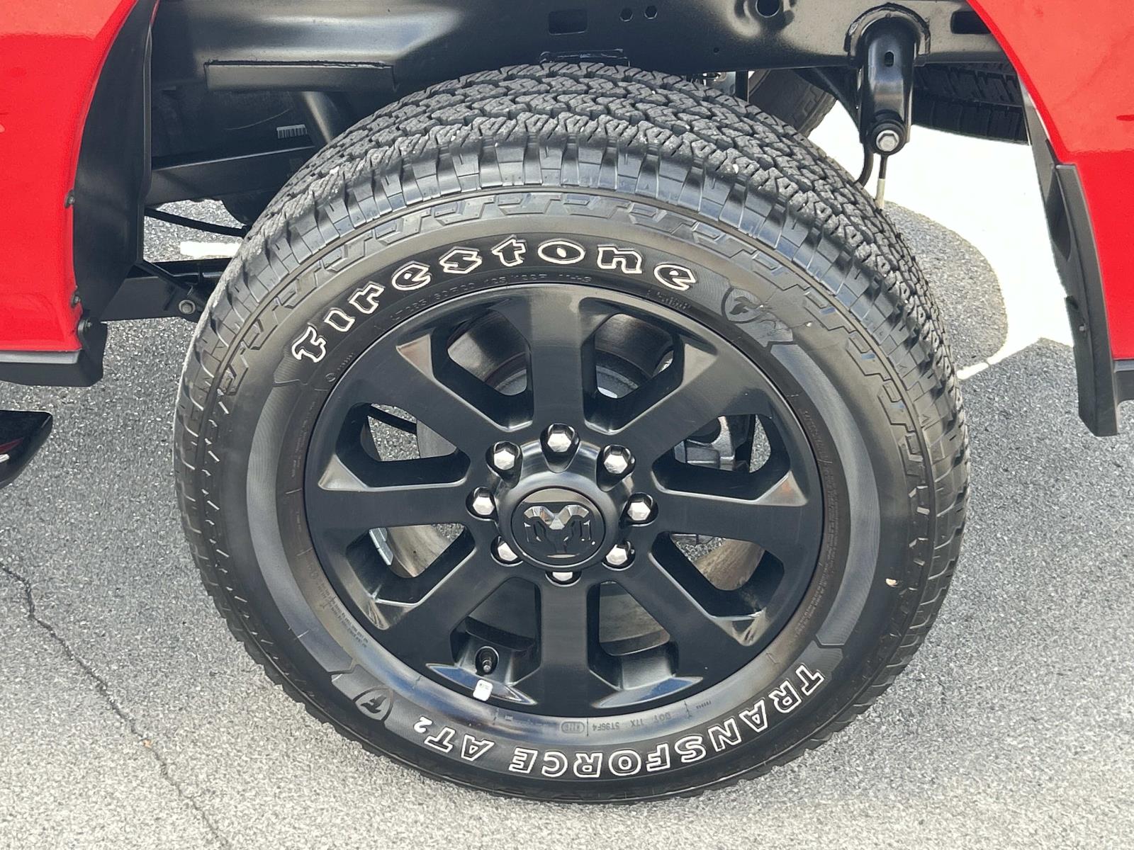 Vehicle photo 17