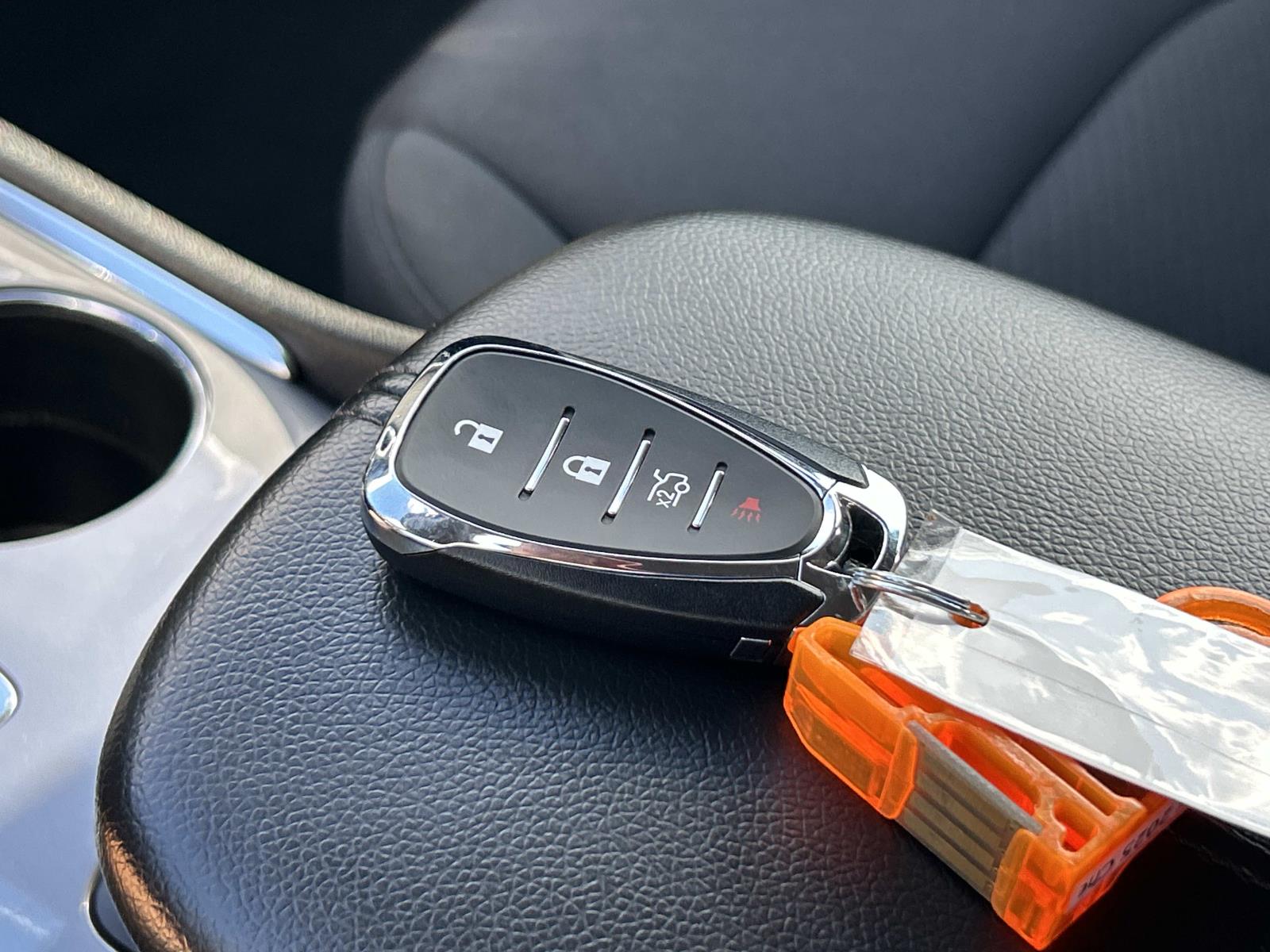 Vehicle photo 32