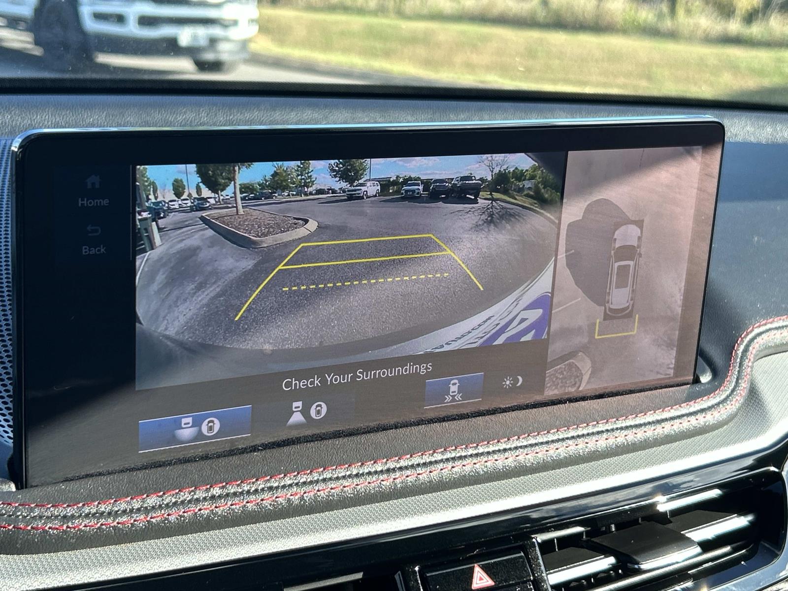 Vehicle photo 35