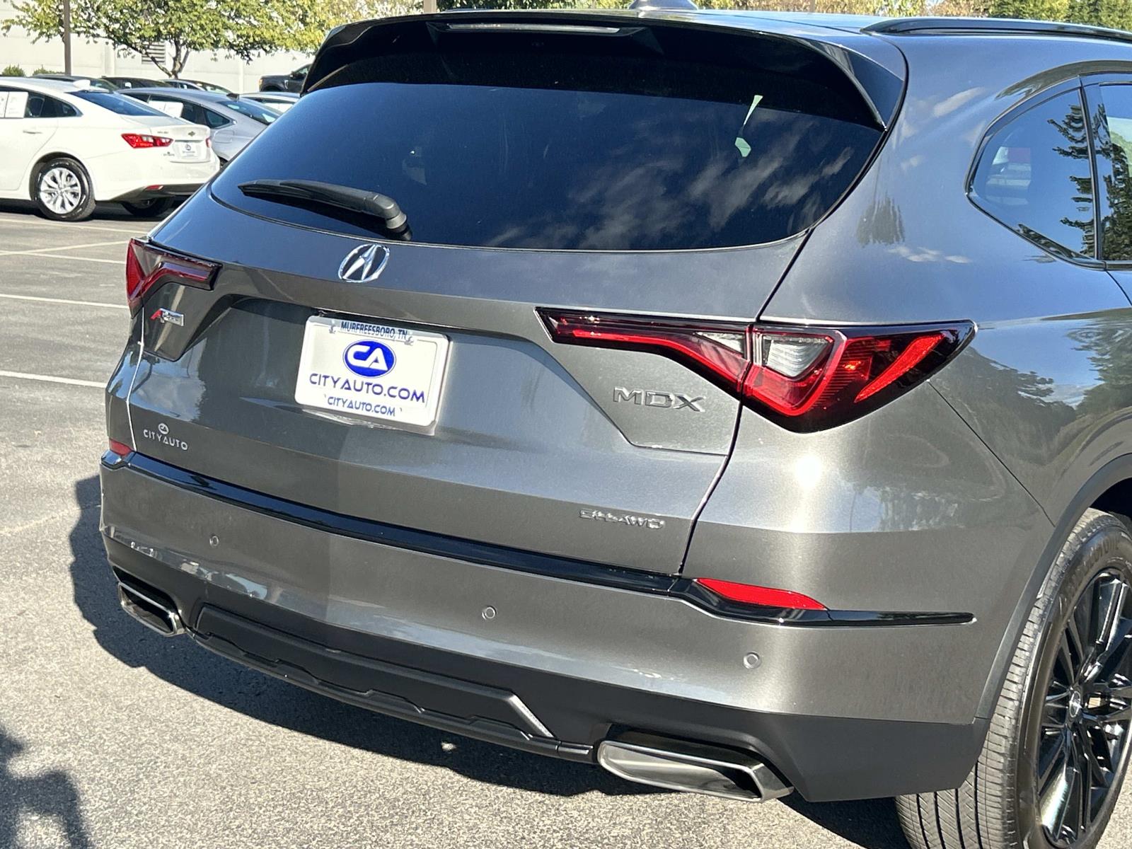Vehicle photo 13