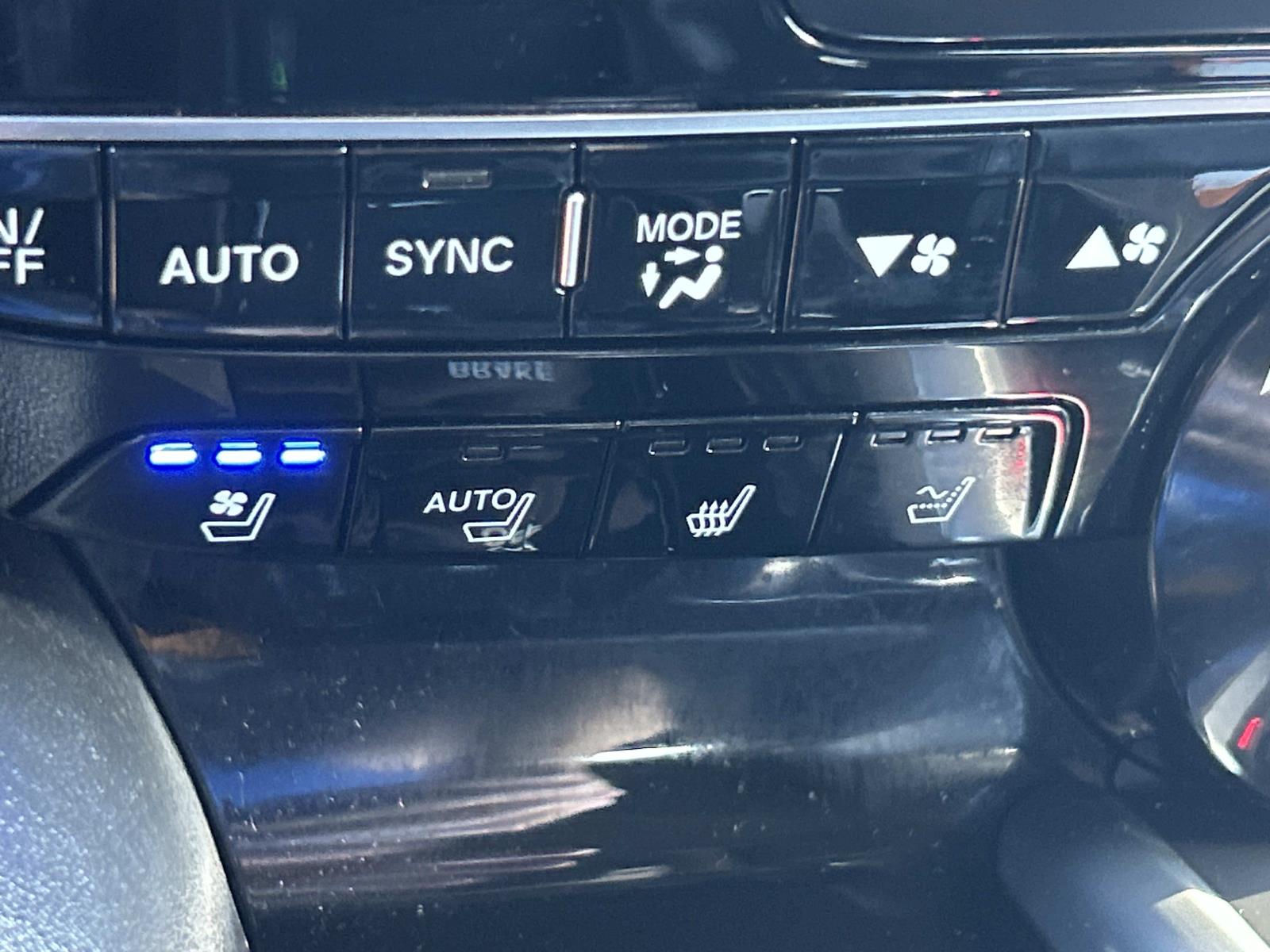 Vehicle photo 37