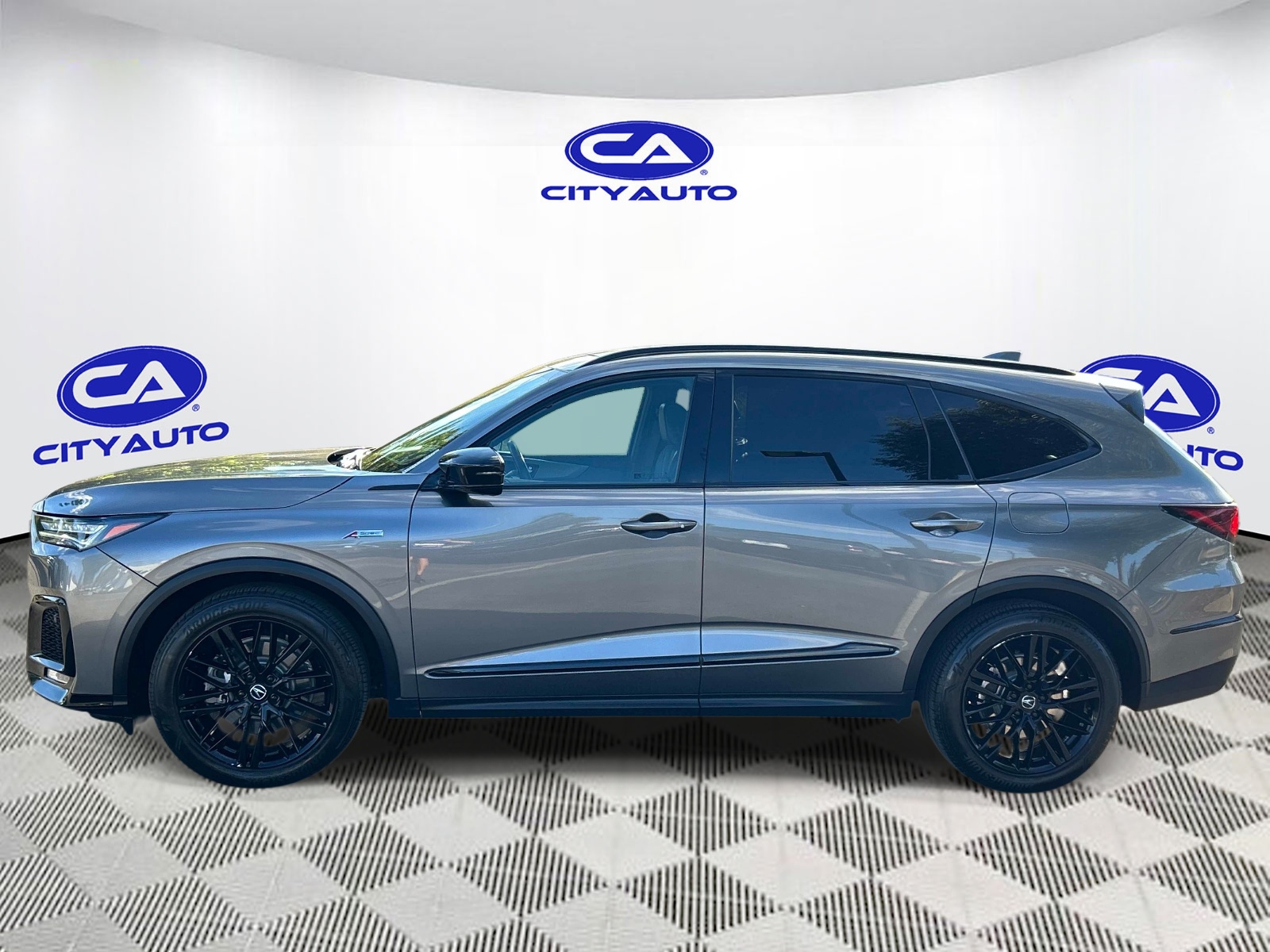 Vehicle photo 7