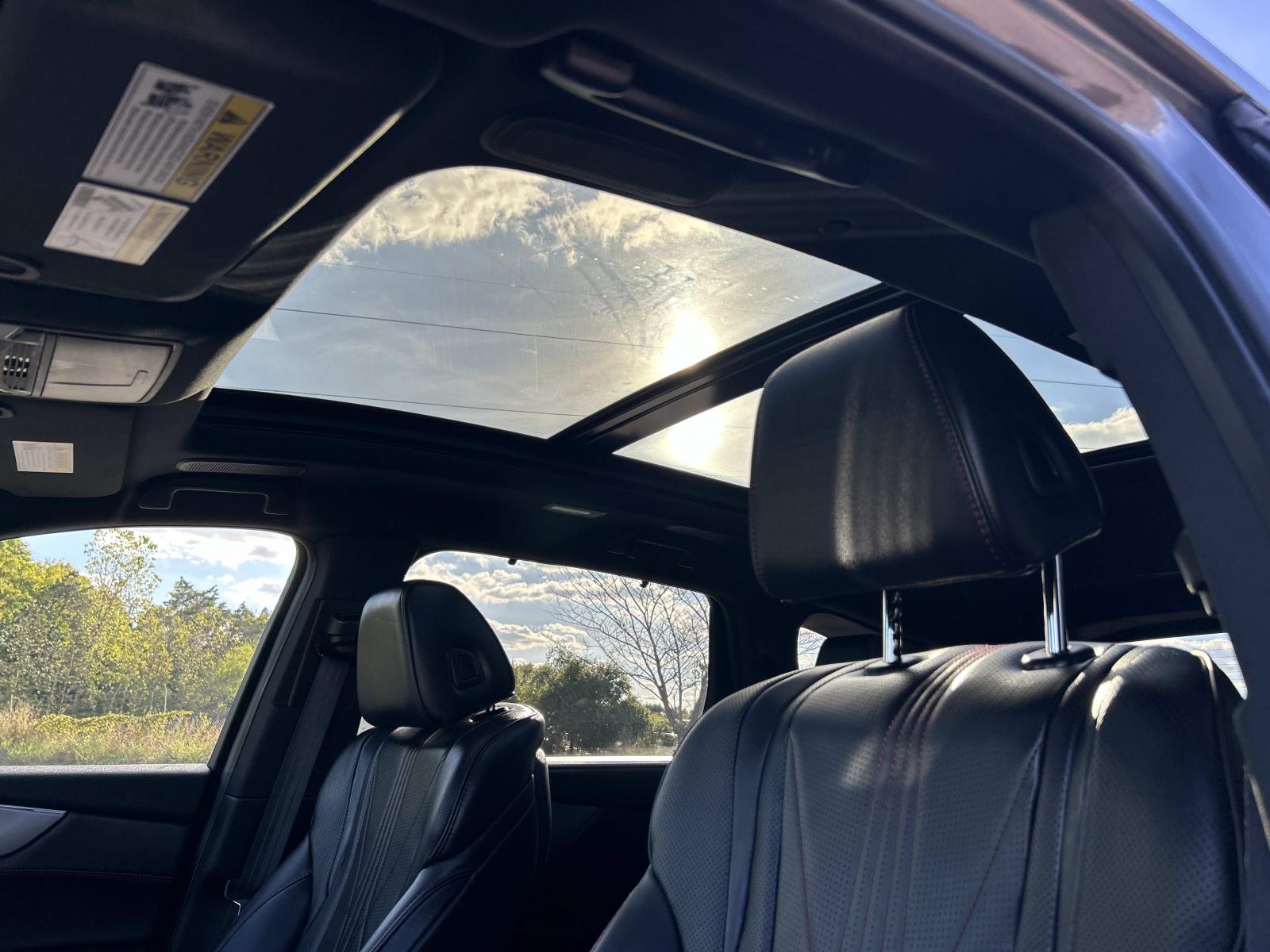 Vehicle photo 28