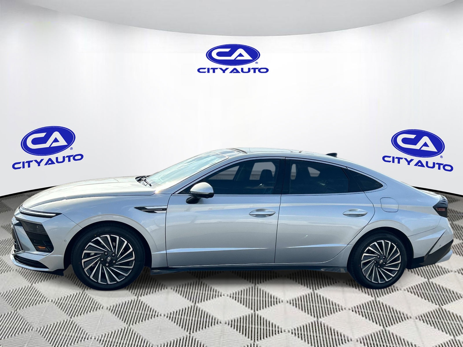 Used 2025 Hyundai Sonata Hybrid Sedan
