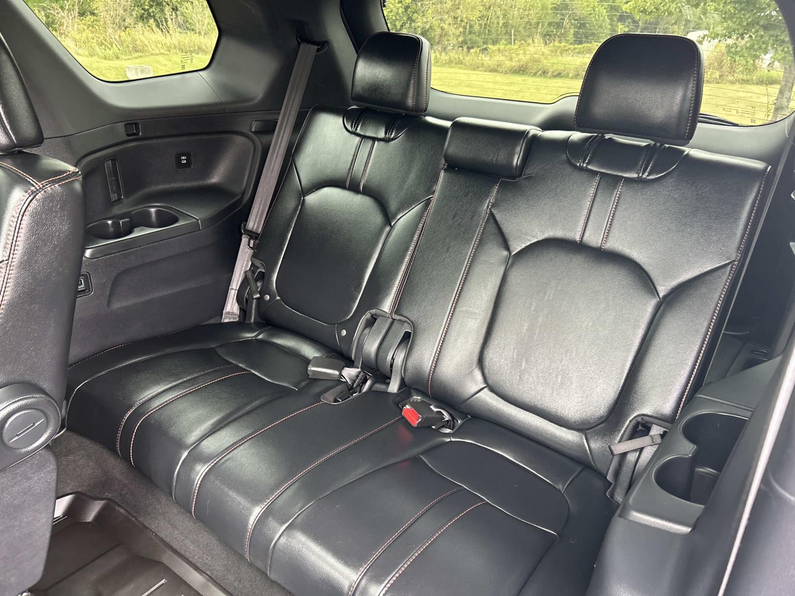 Vehicle photo 27
