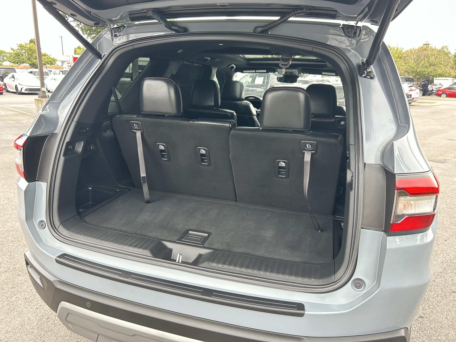 Vehicle photo 14