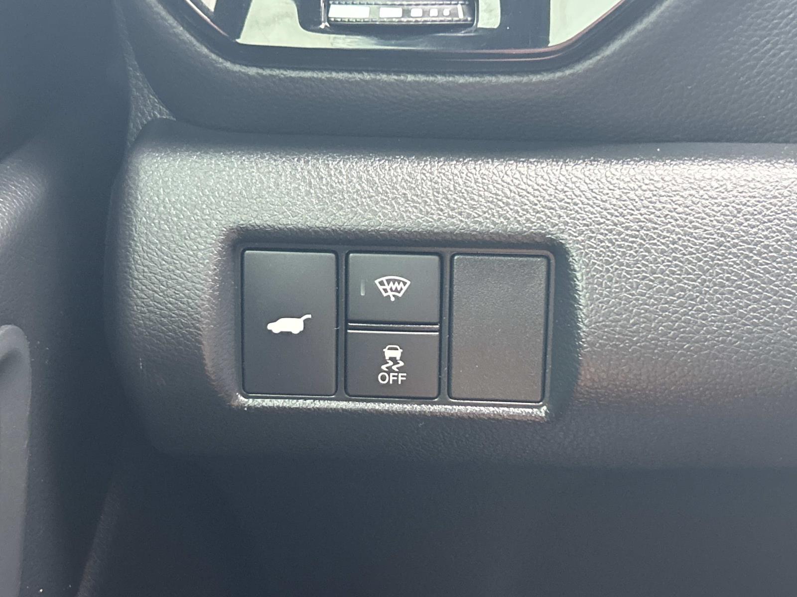 Vehicle photo 43
