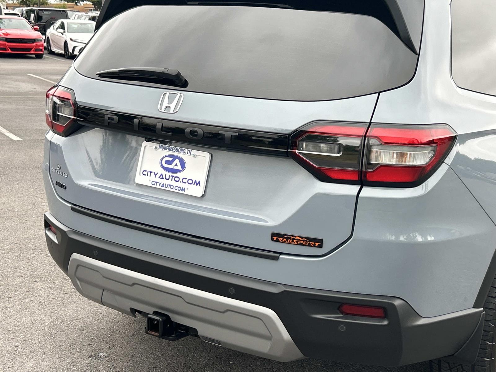Vehicle photo 13