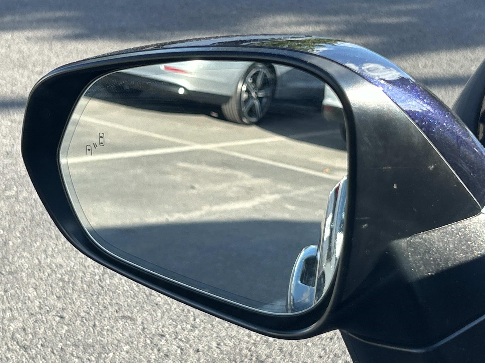 Vehicle photo 20
