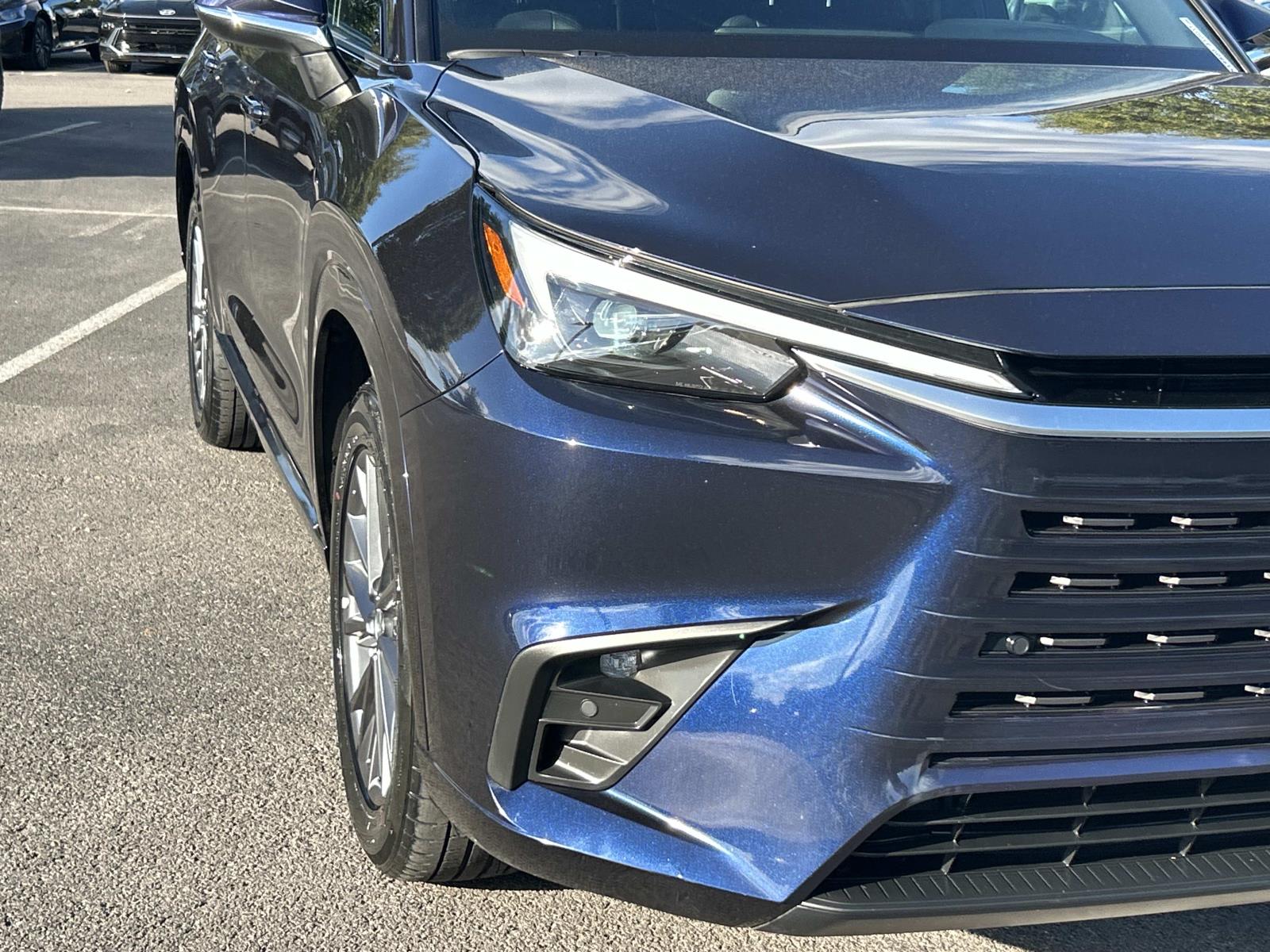 Vehicle photo 11