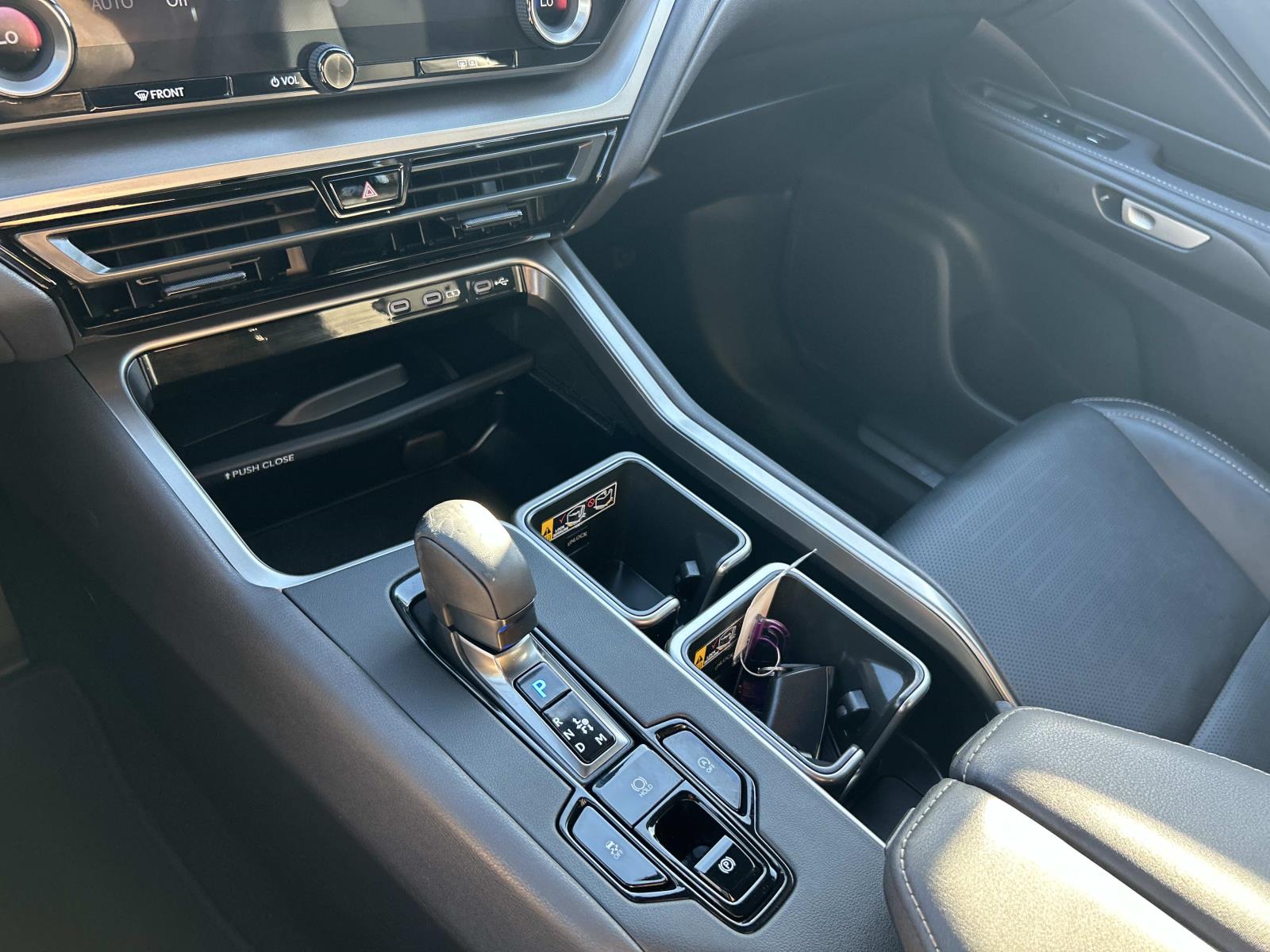 Vehicle photo 34