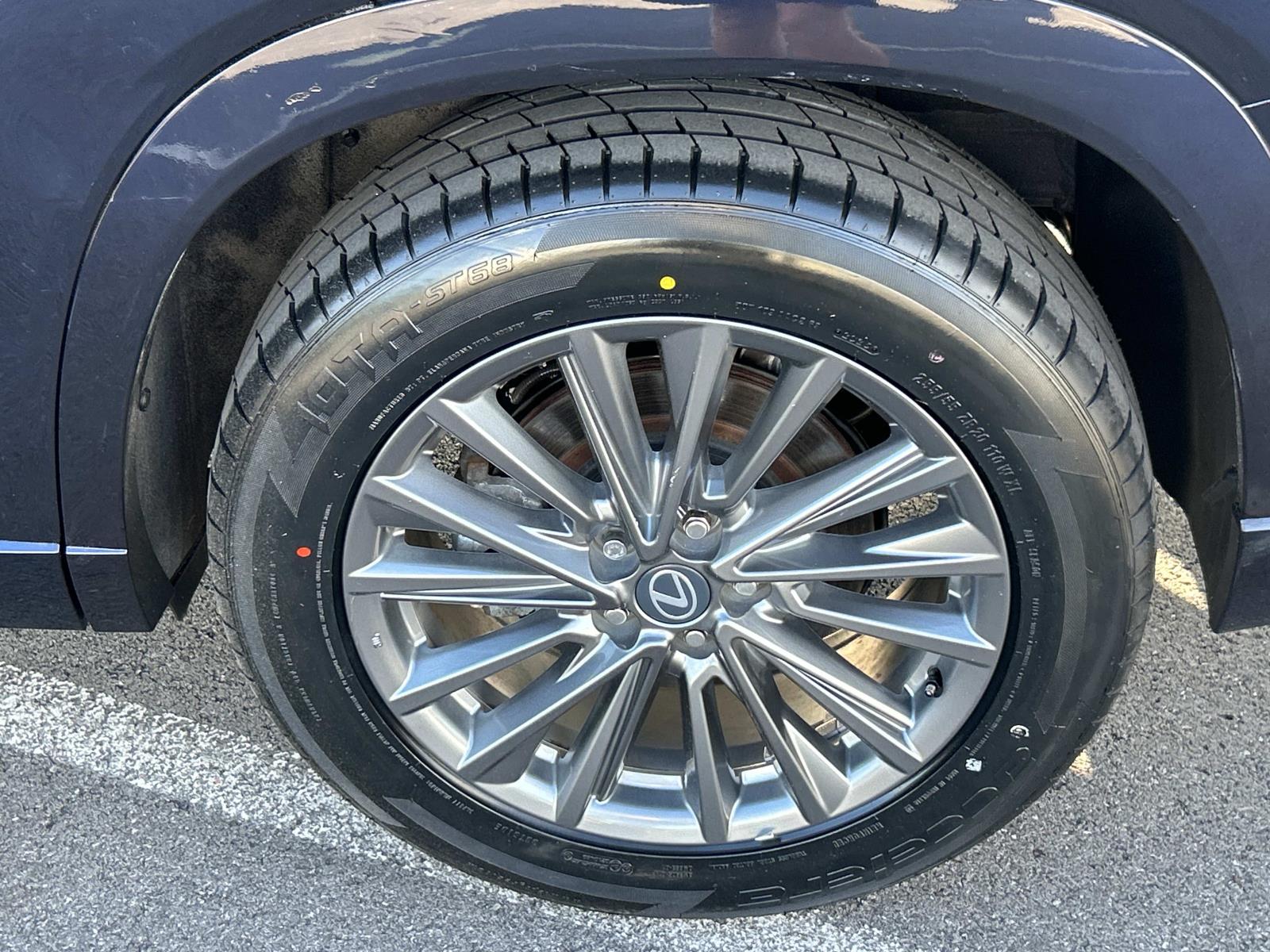 Vehicle photo 17