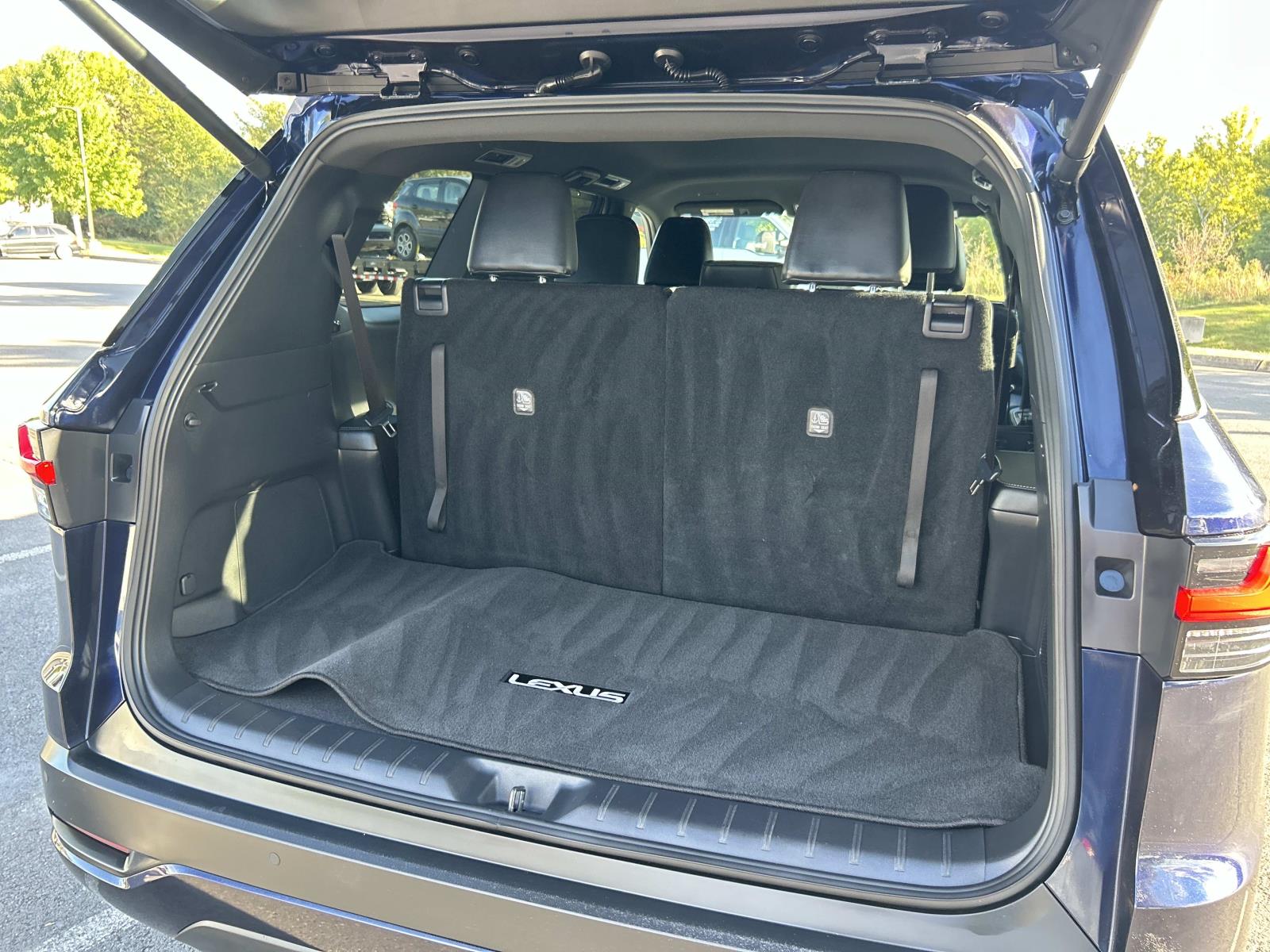 Vehicle photo 14
