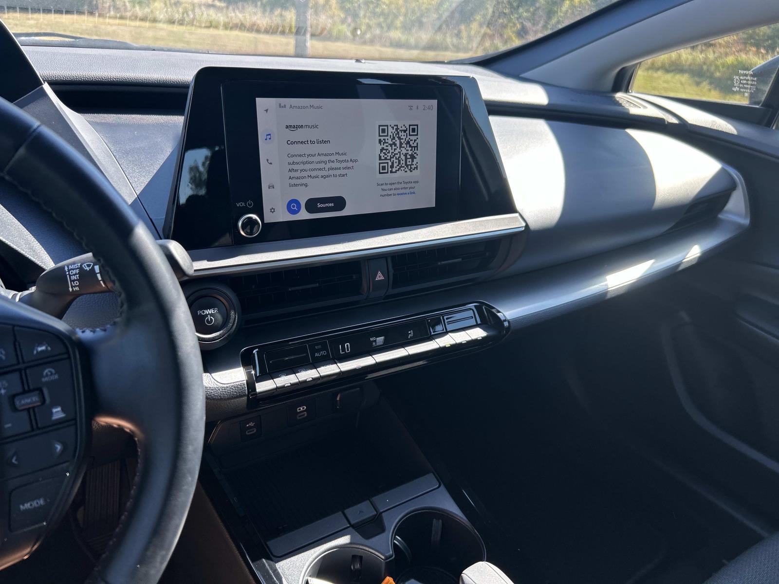 Vehicle photo 28
