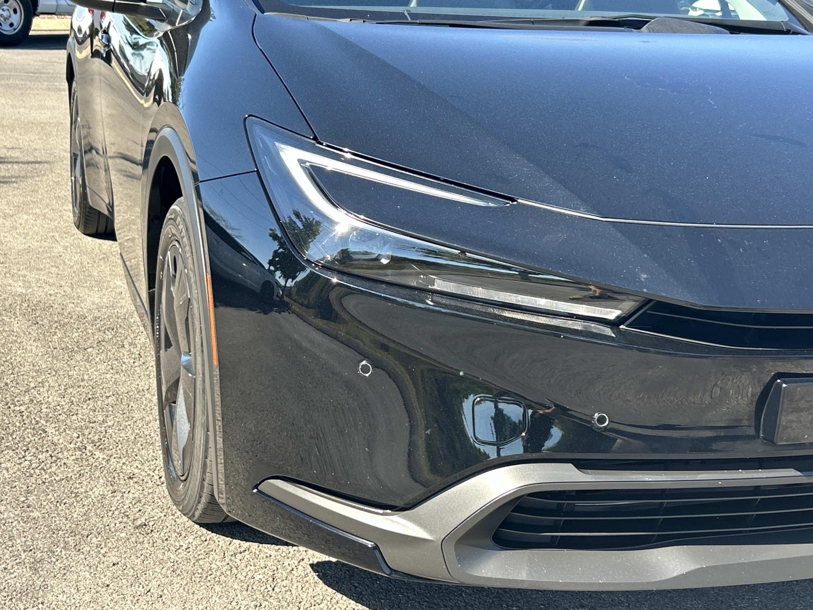 Vehicle photo 11
