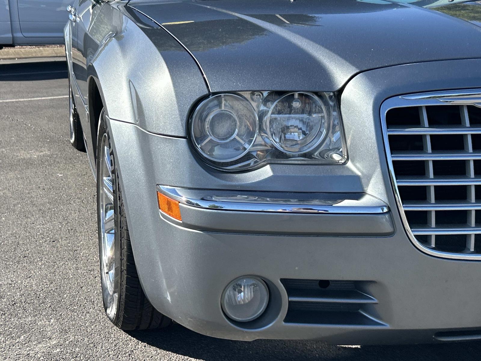 Vehicle photo 13
