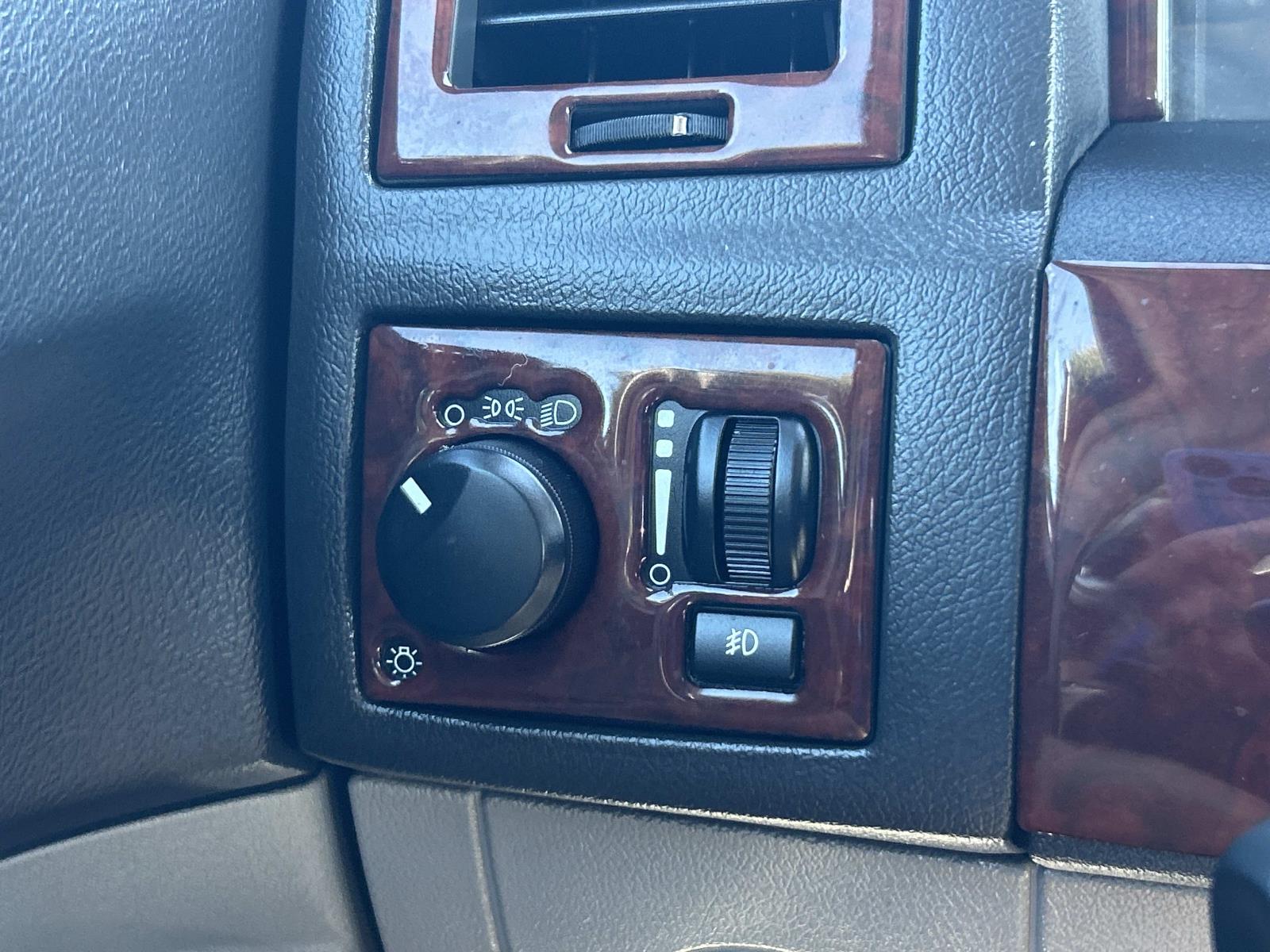 Vehicle photo 37