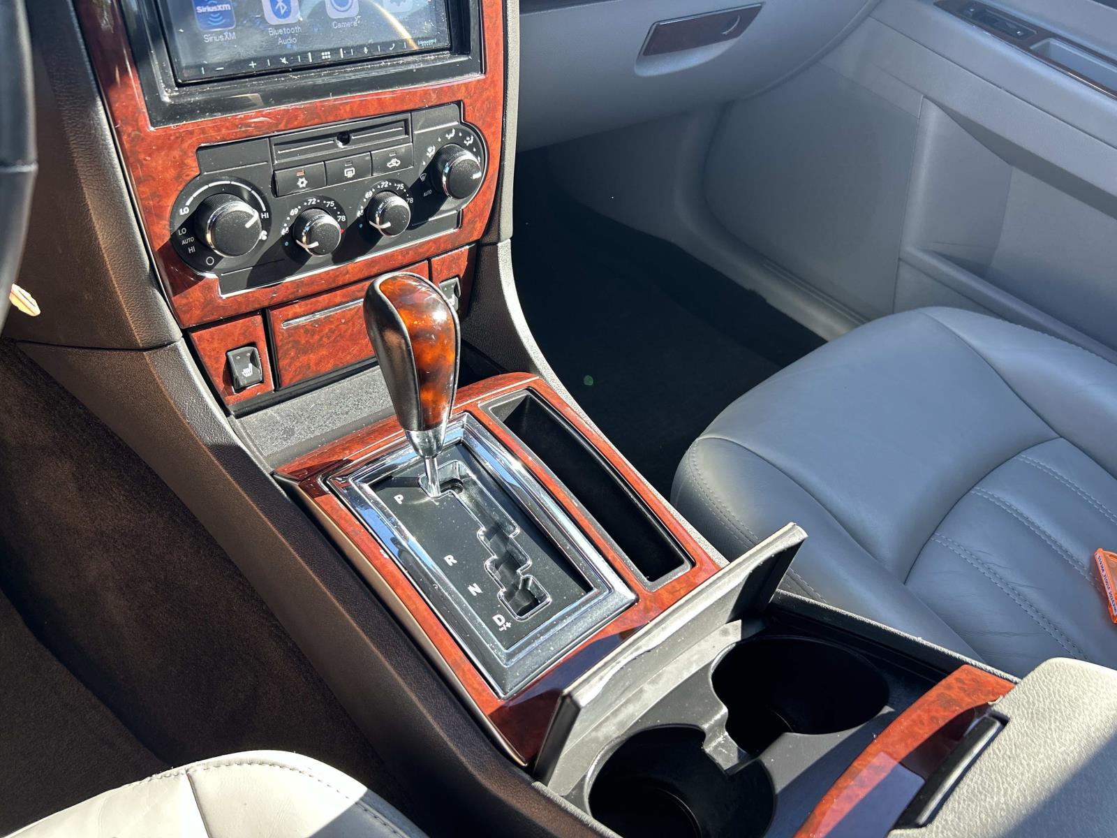 Vehicle photo 34