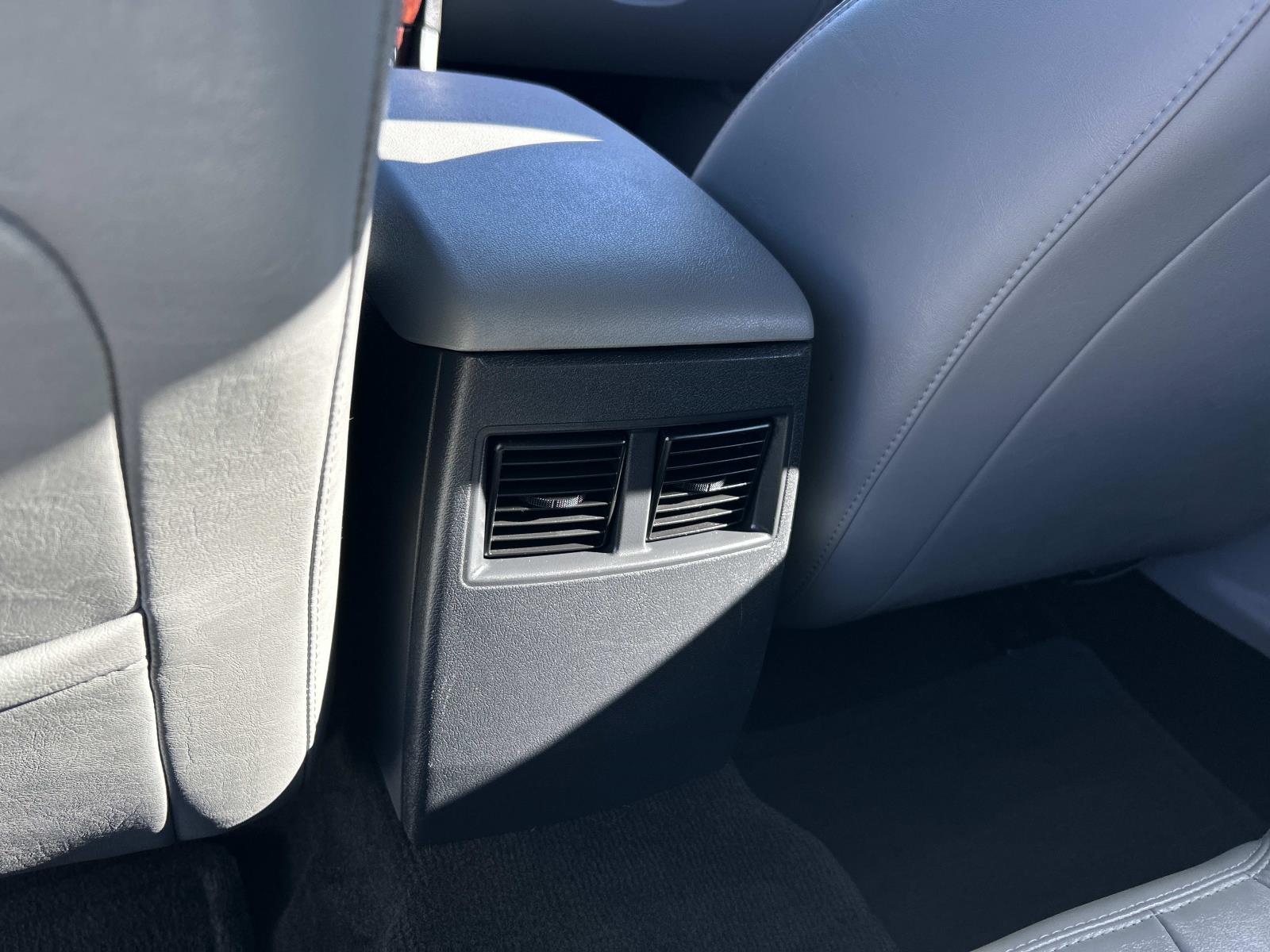 Vehicle photo 20