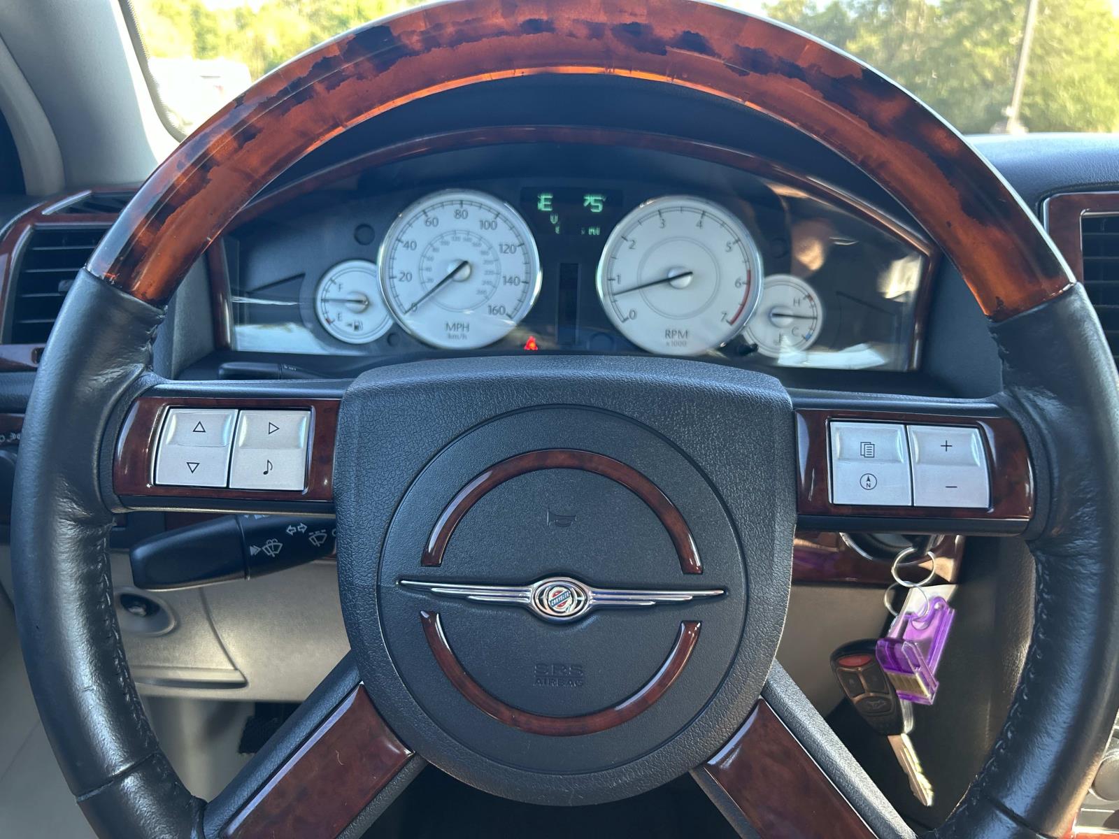 Vehicle photo 36