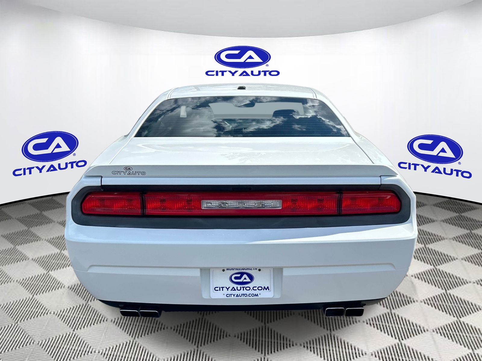 Vehicle photo 4