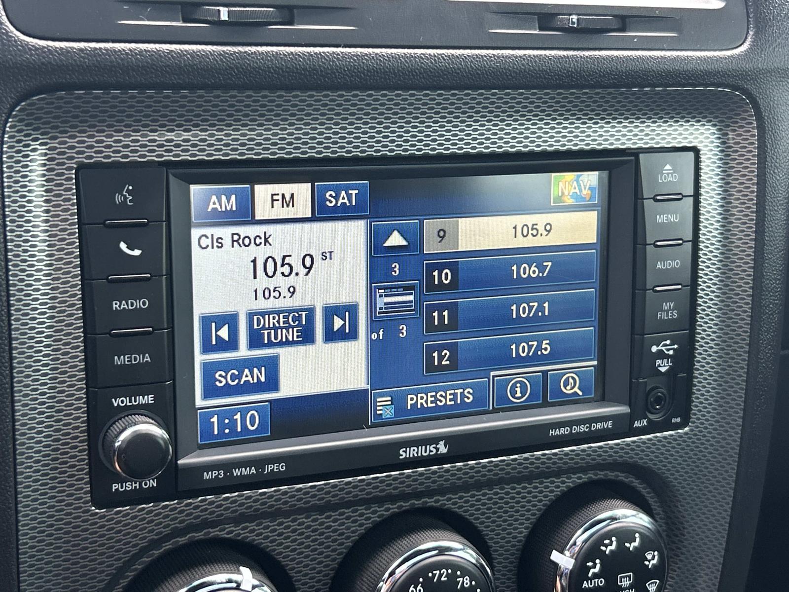 Vehicle photo 29