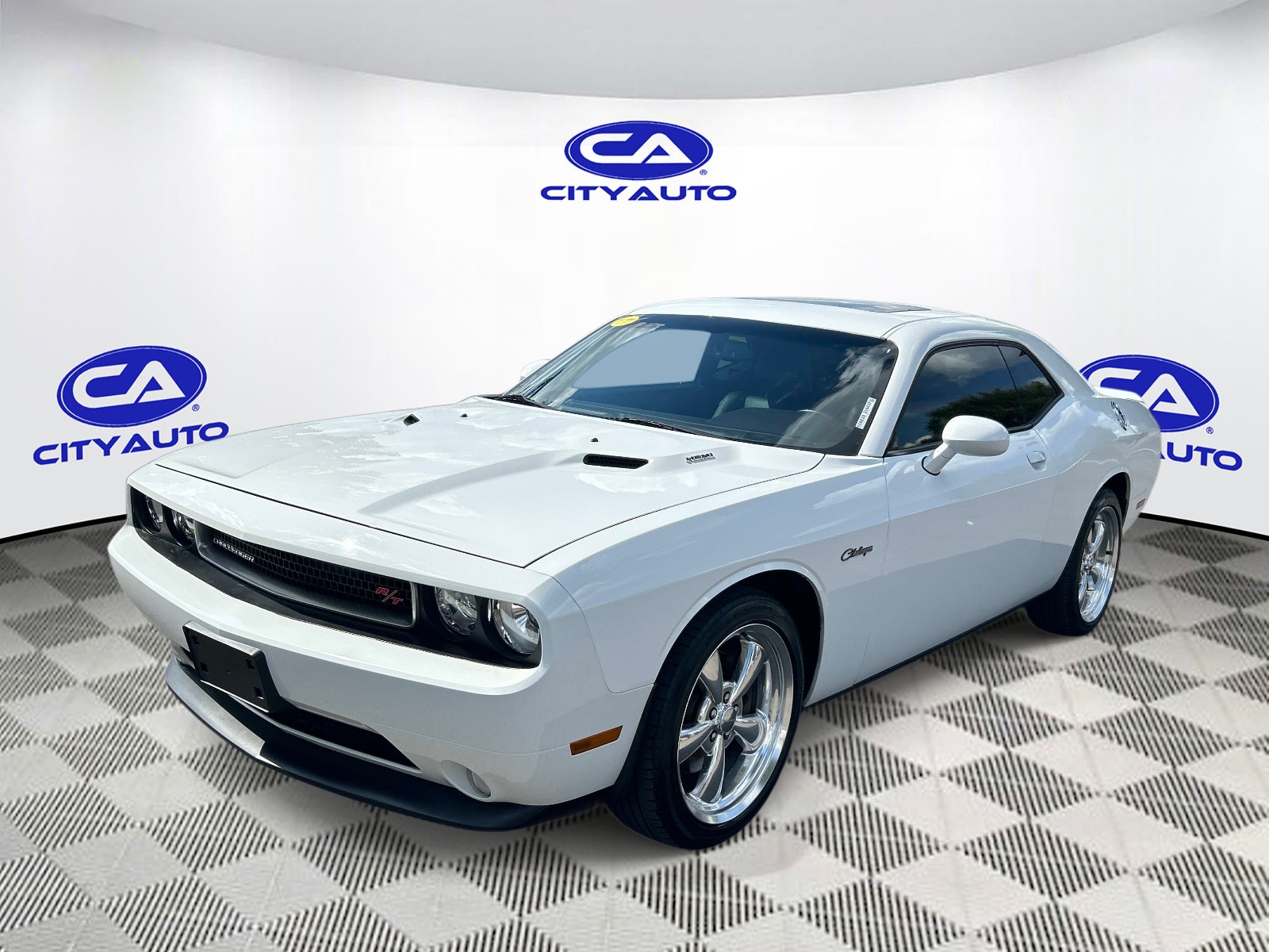 Vehicle photo 8