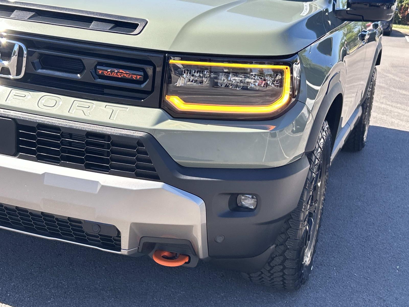 Vehicle photo 11