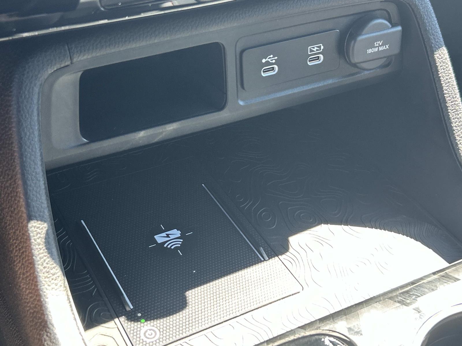 Vehicle photo 37