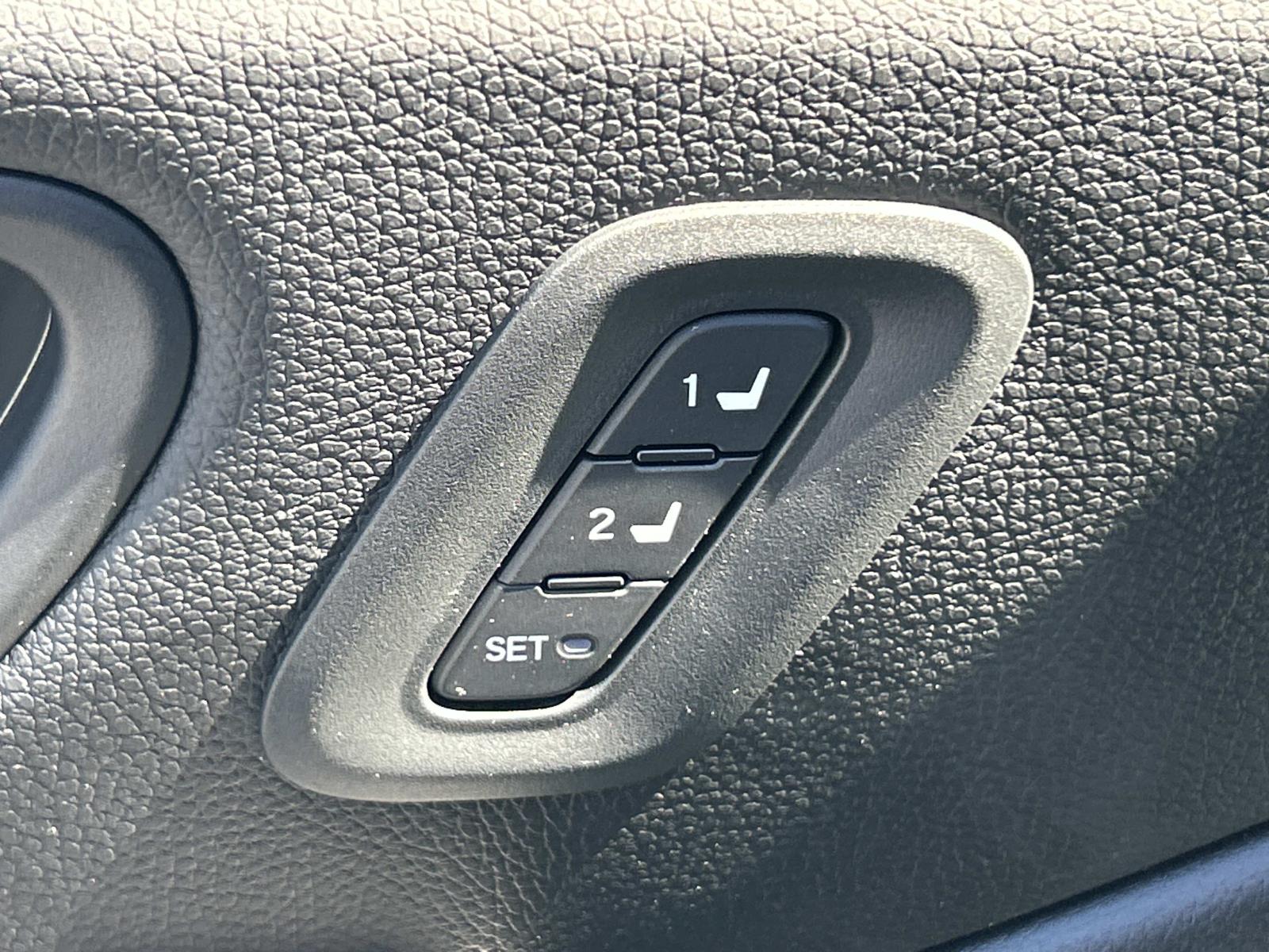 Vehicle photo 31