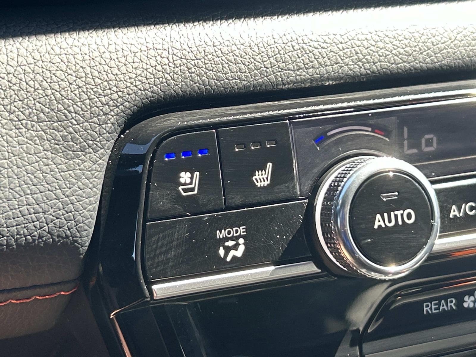 Vehicle photo 36