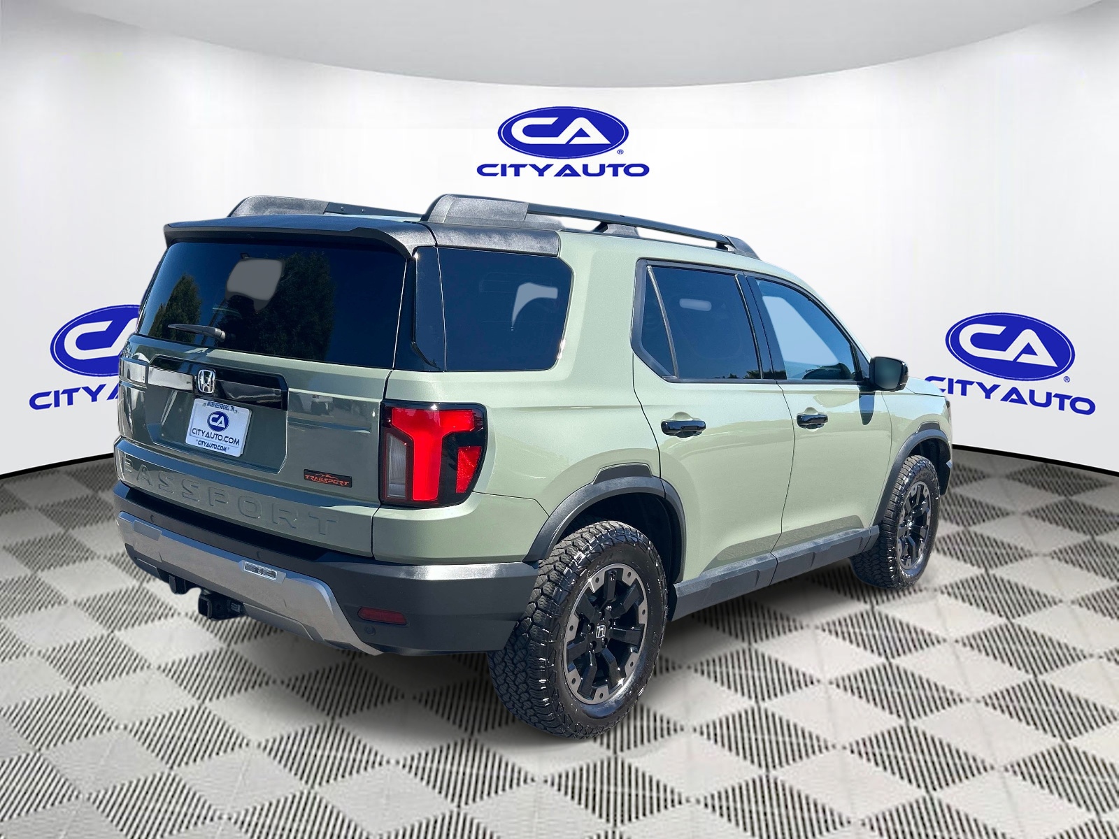 Vehicle photo 3