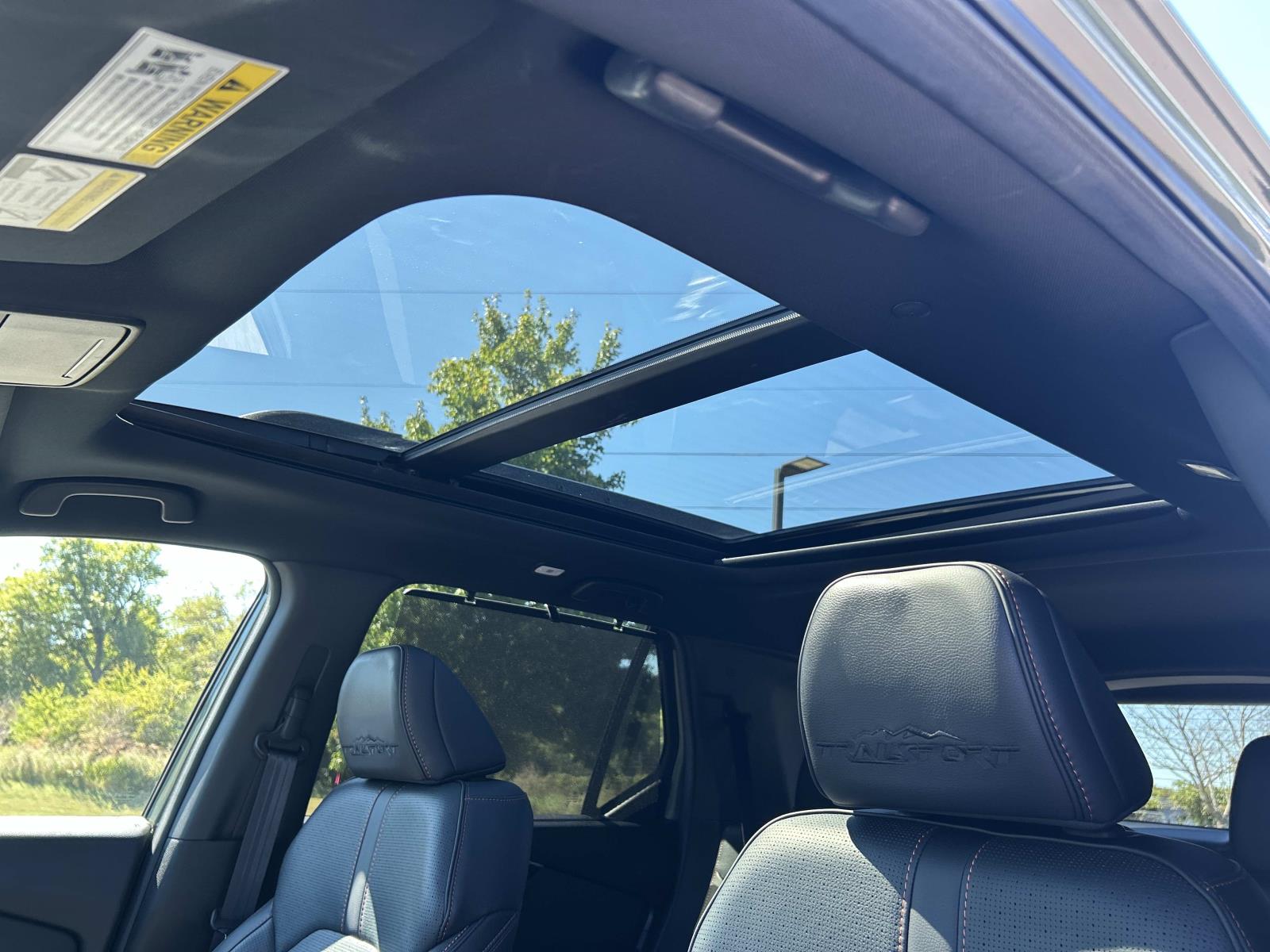 Vehicle photo 29