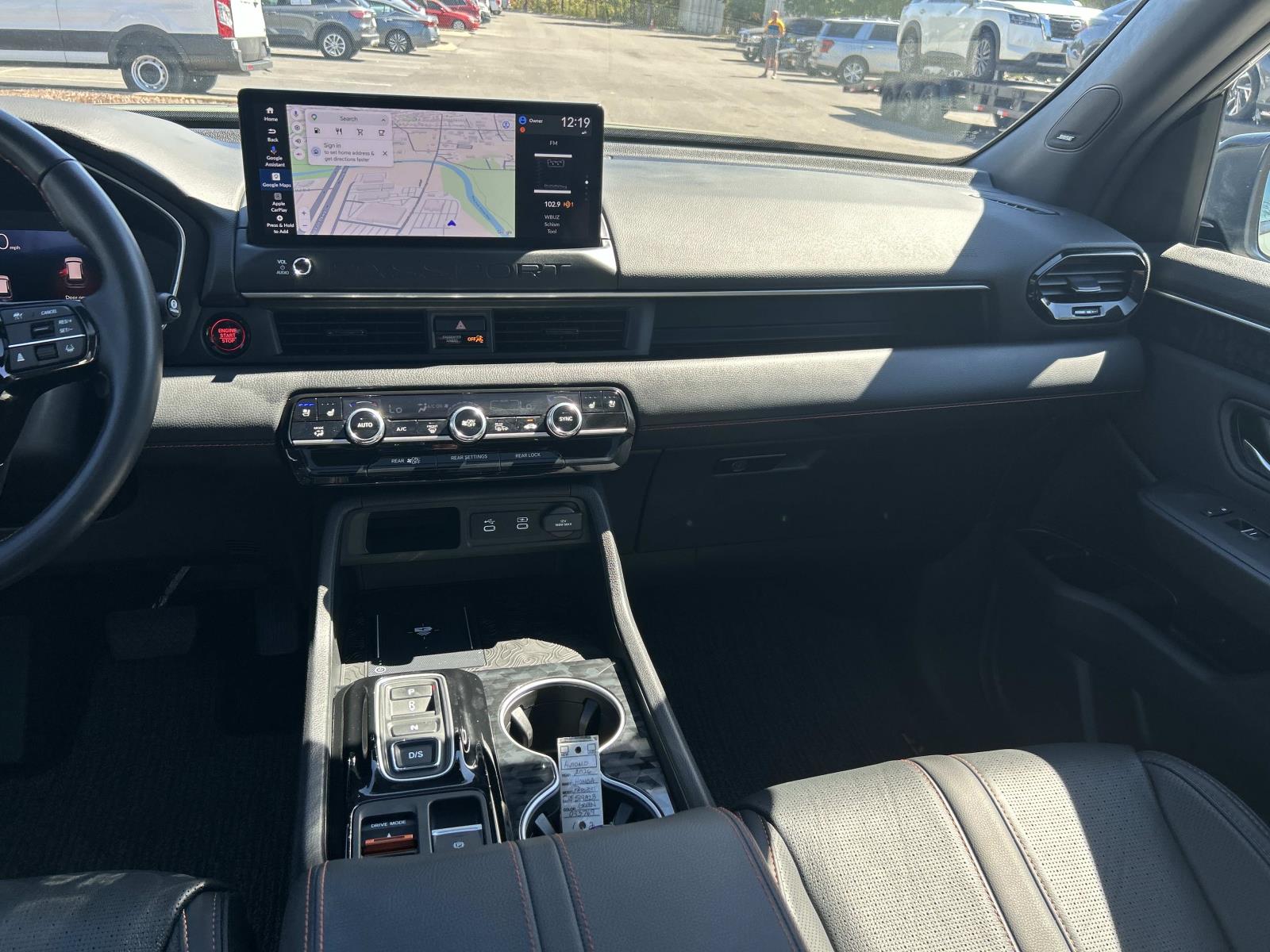 Vehicle photo 23