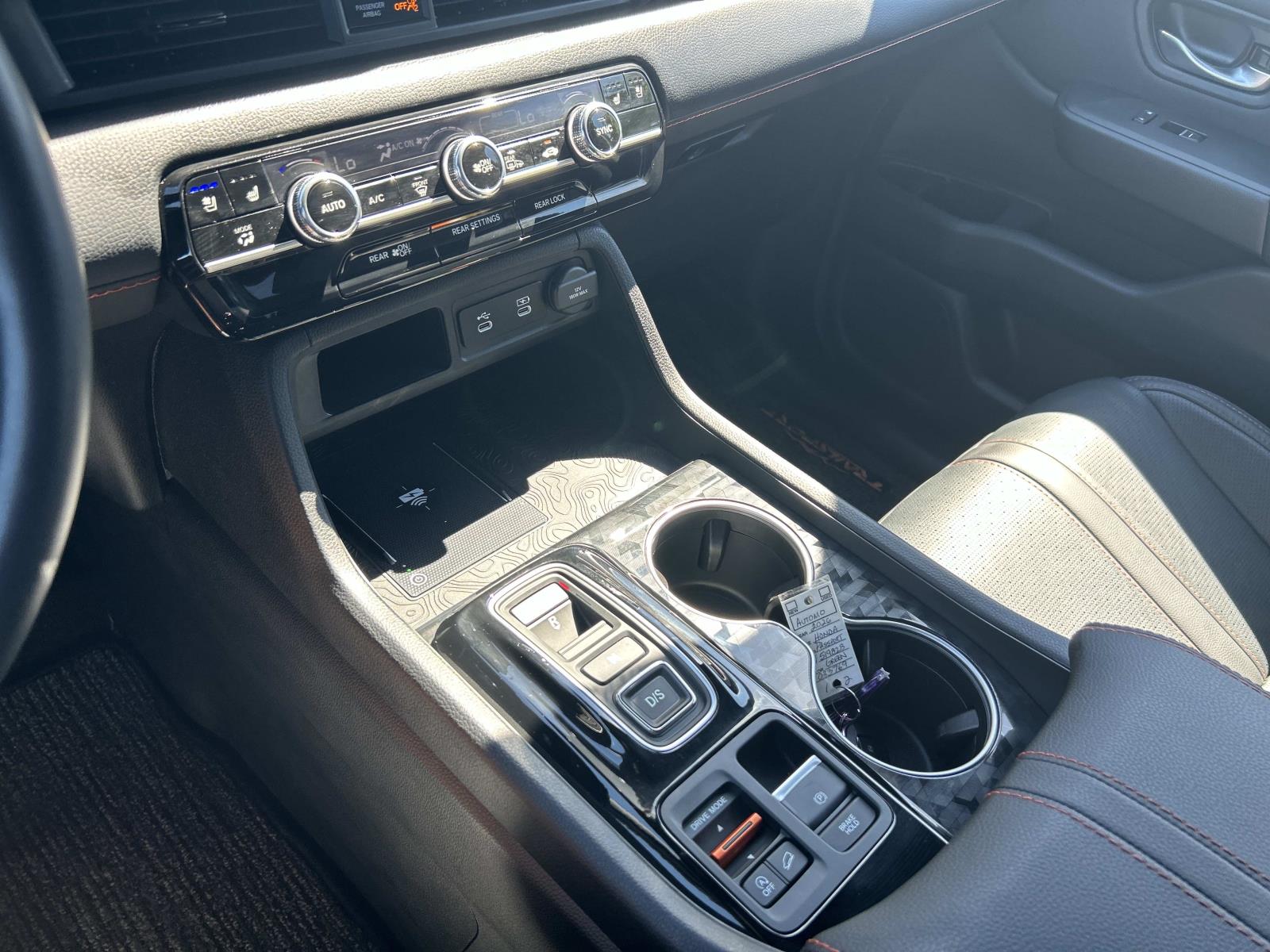 Vehicle photo 35