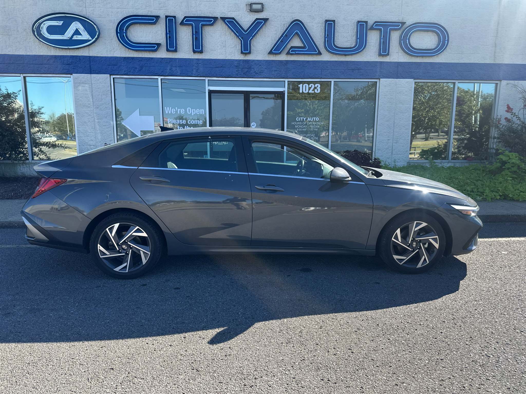 Vehicle photo 3