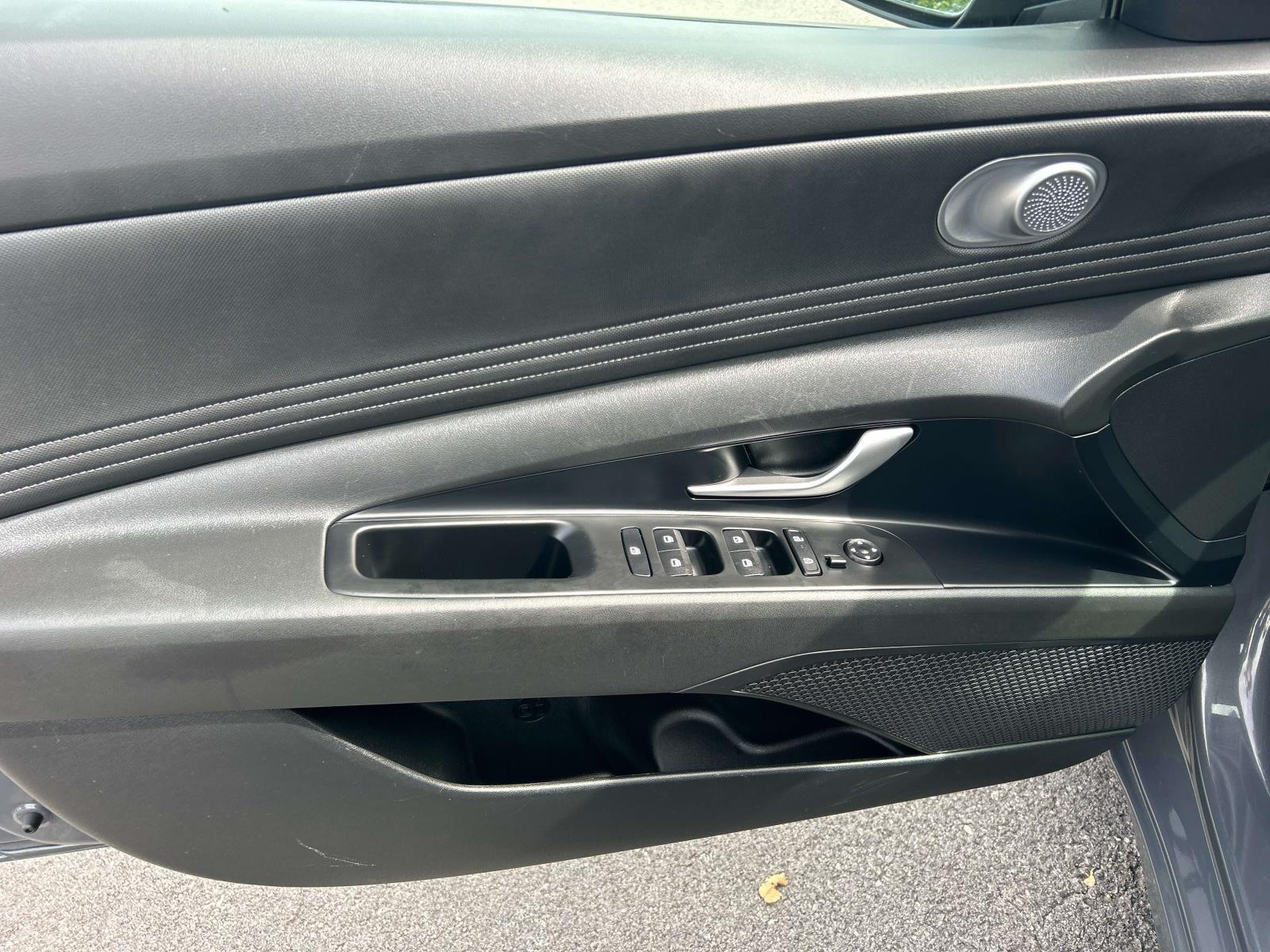 Used 2025 Hyundai Elantra Sedan