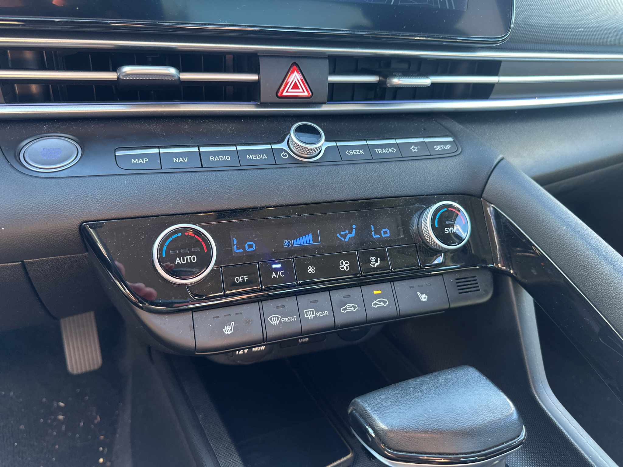Vehicle photo 27