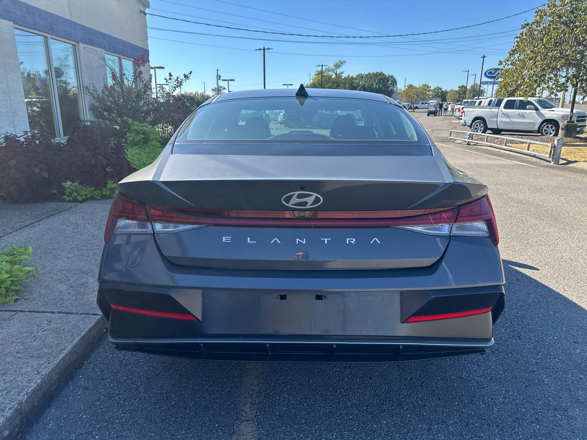 Vehicle photo 5