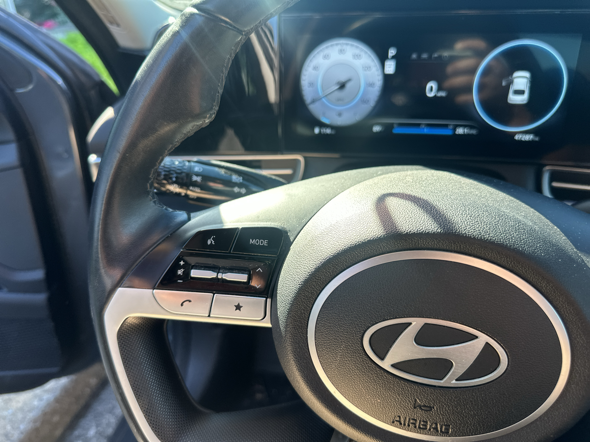Vehicle photo 22