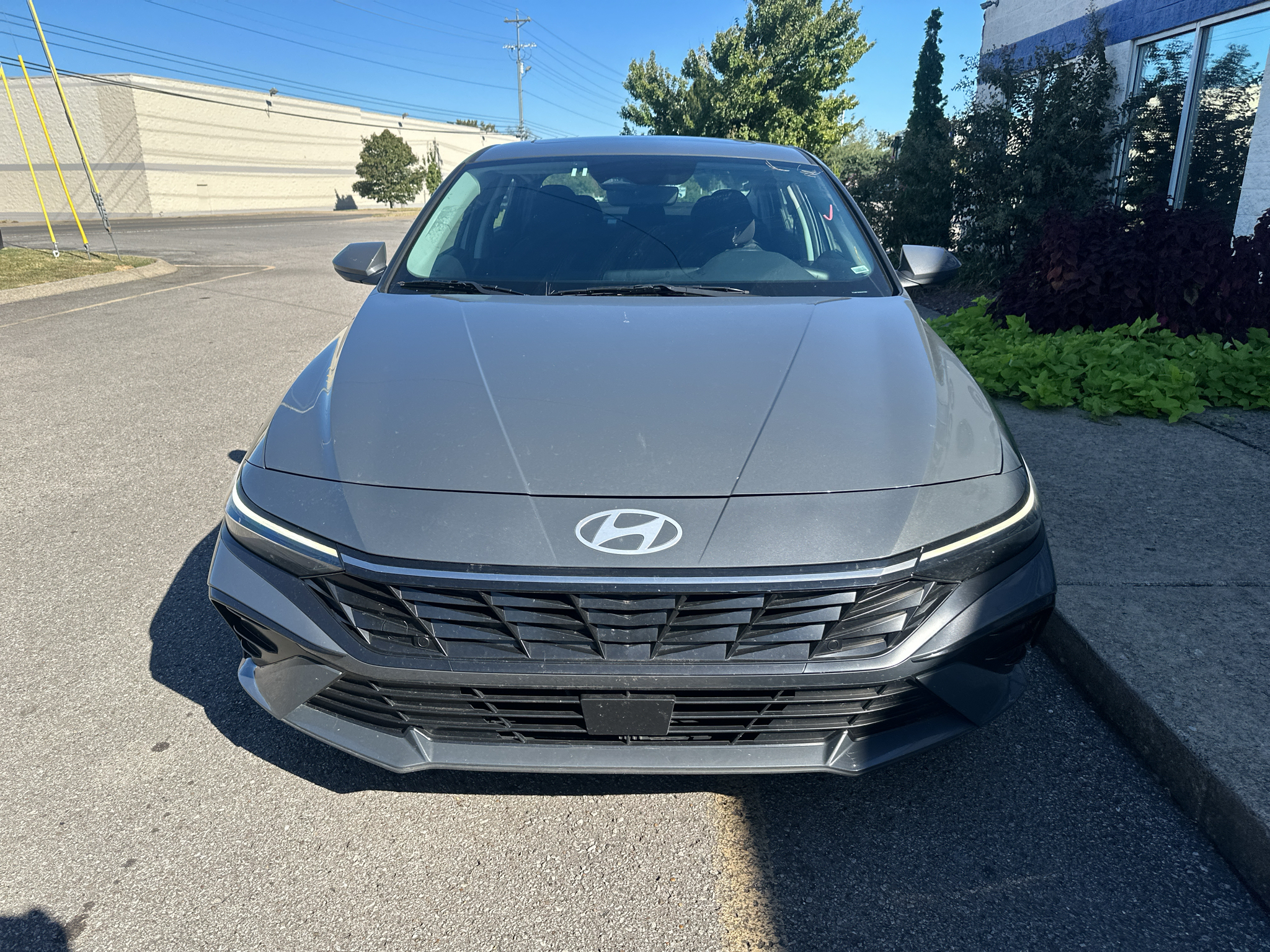 Vehicle photo 9