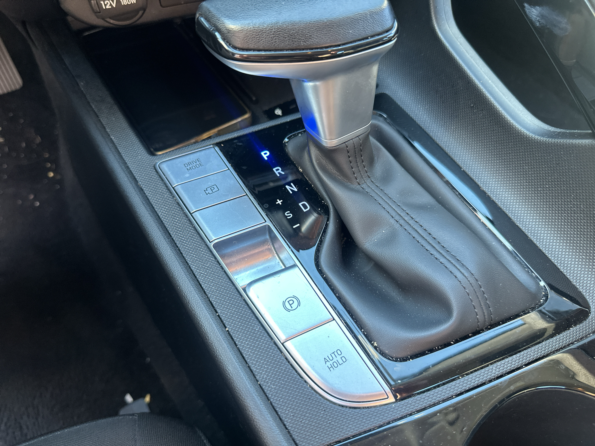 Vehicle photo 28
