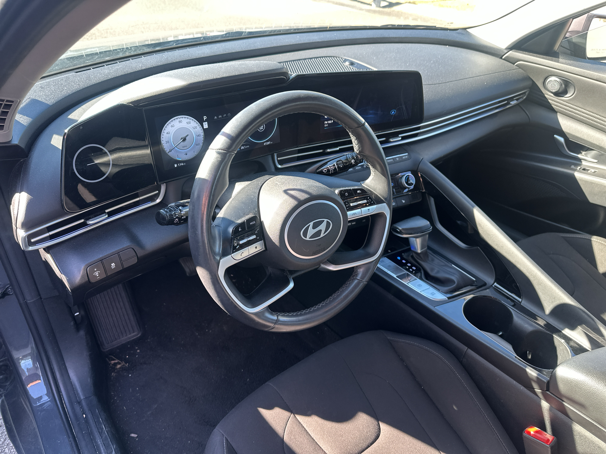Vehicle photo 18