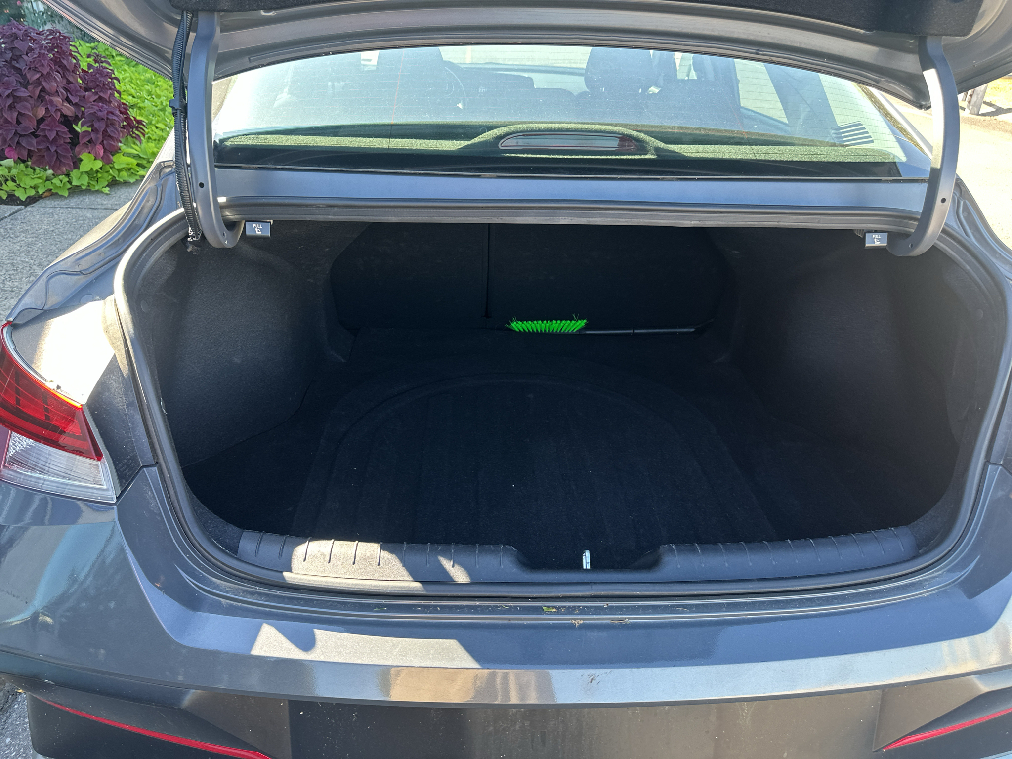 Vehicle photo 14