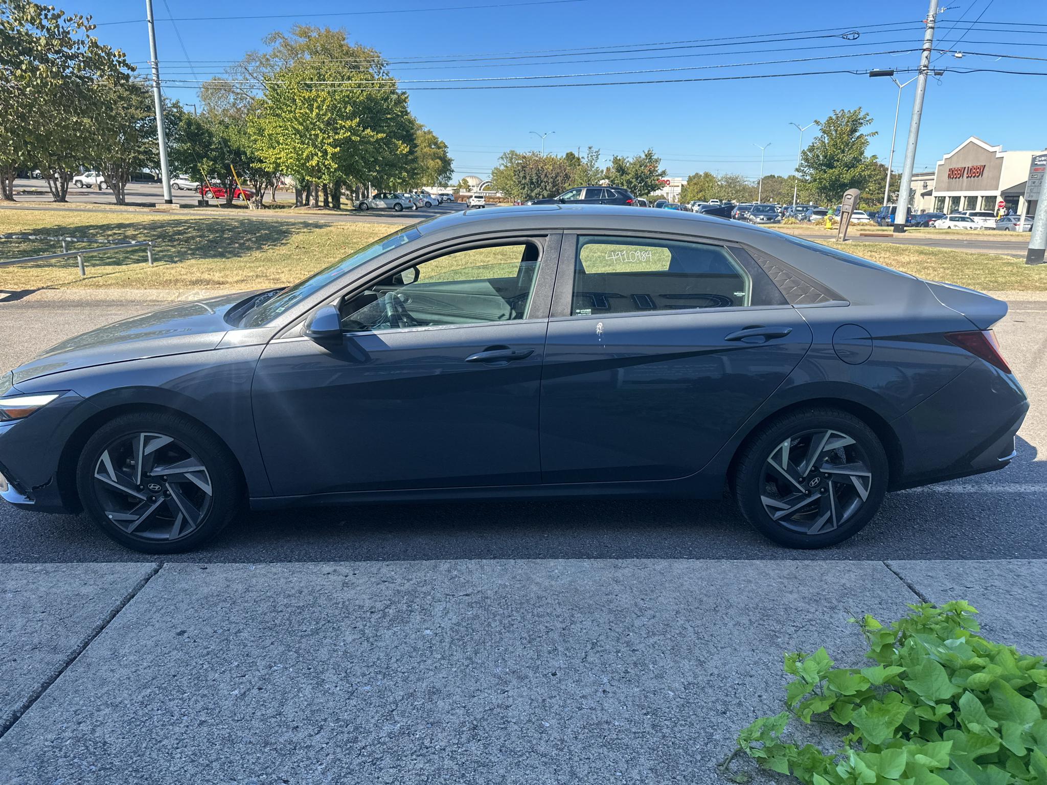 Vehicle photo 7