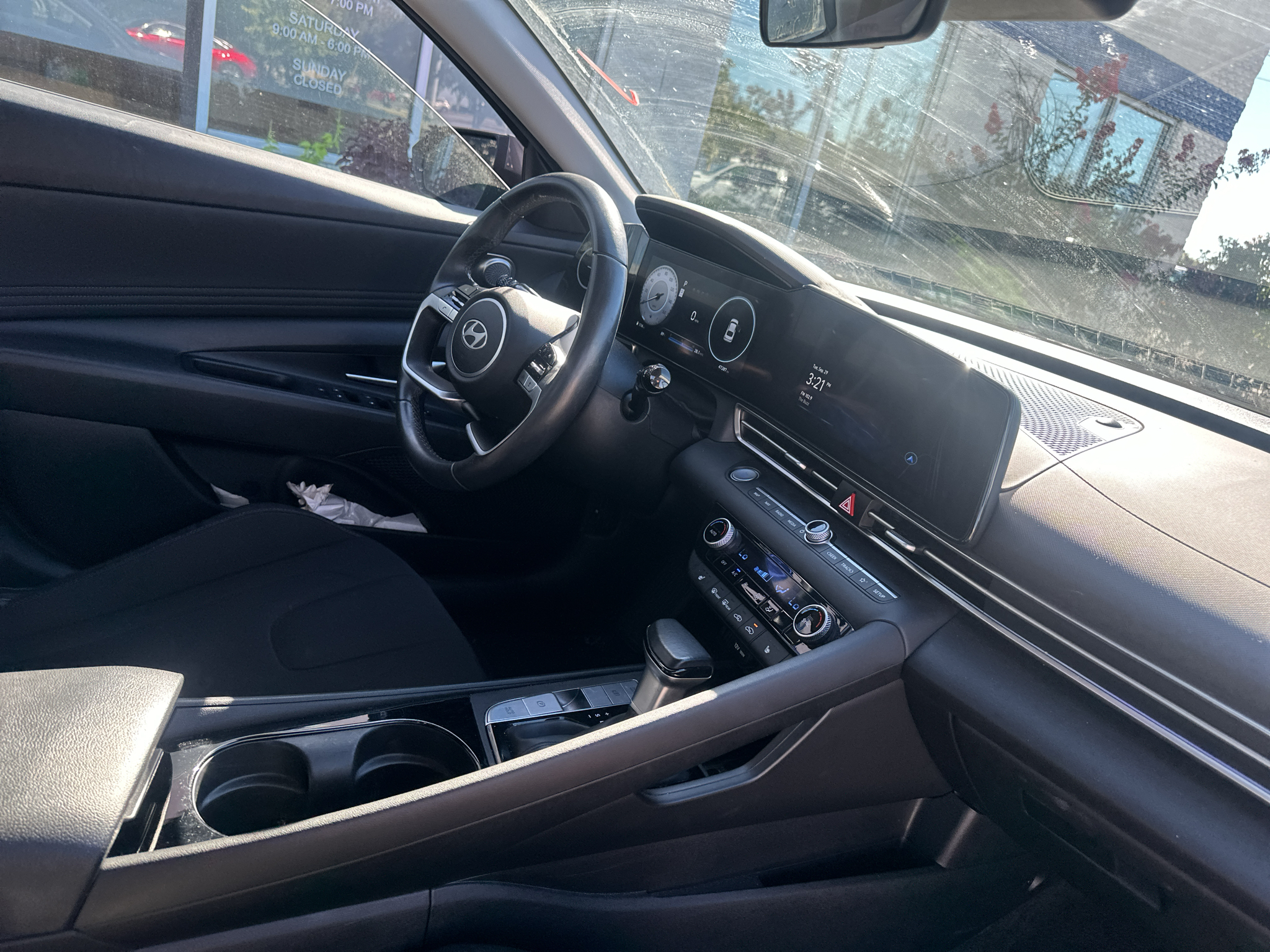 Vehicle photo 11