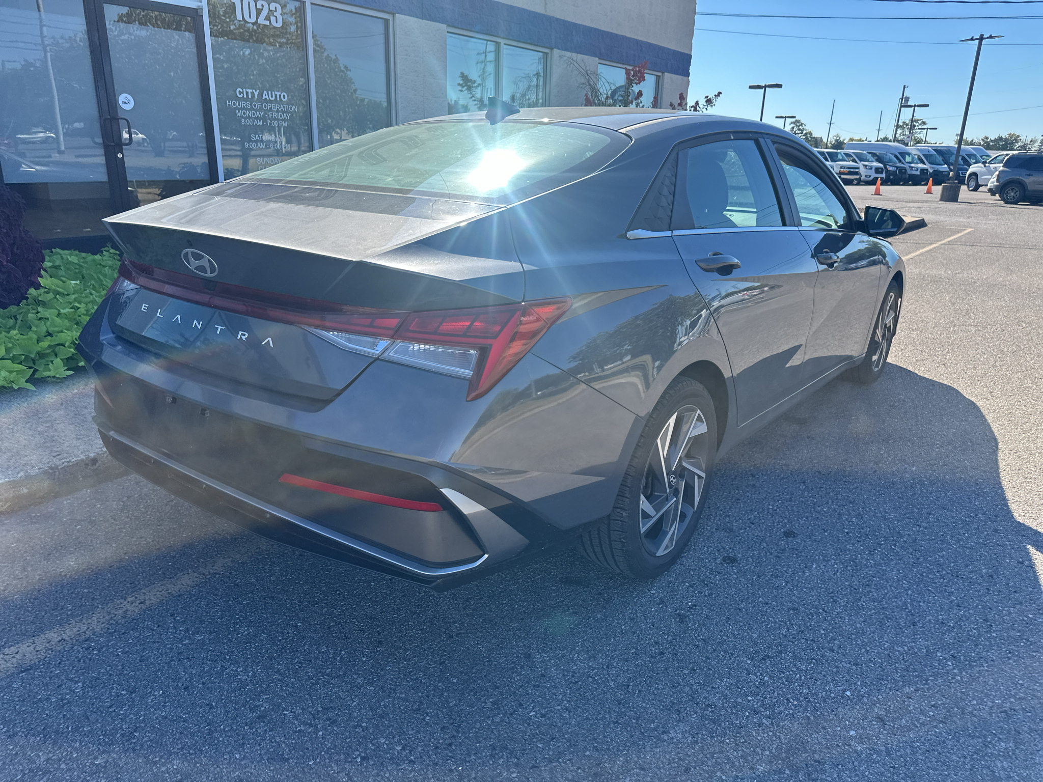 Vehicle photo 4