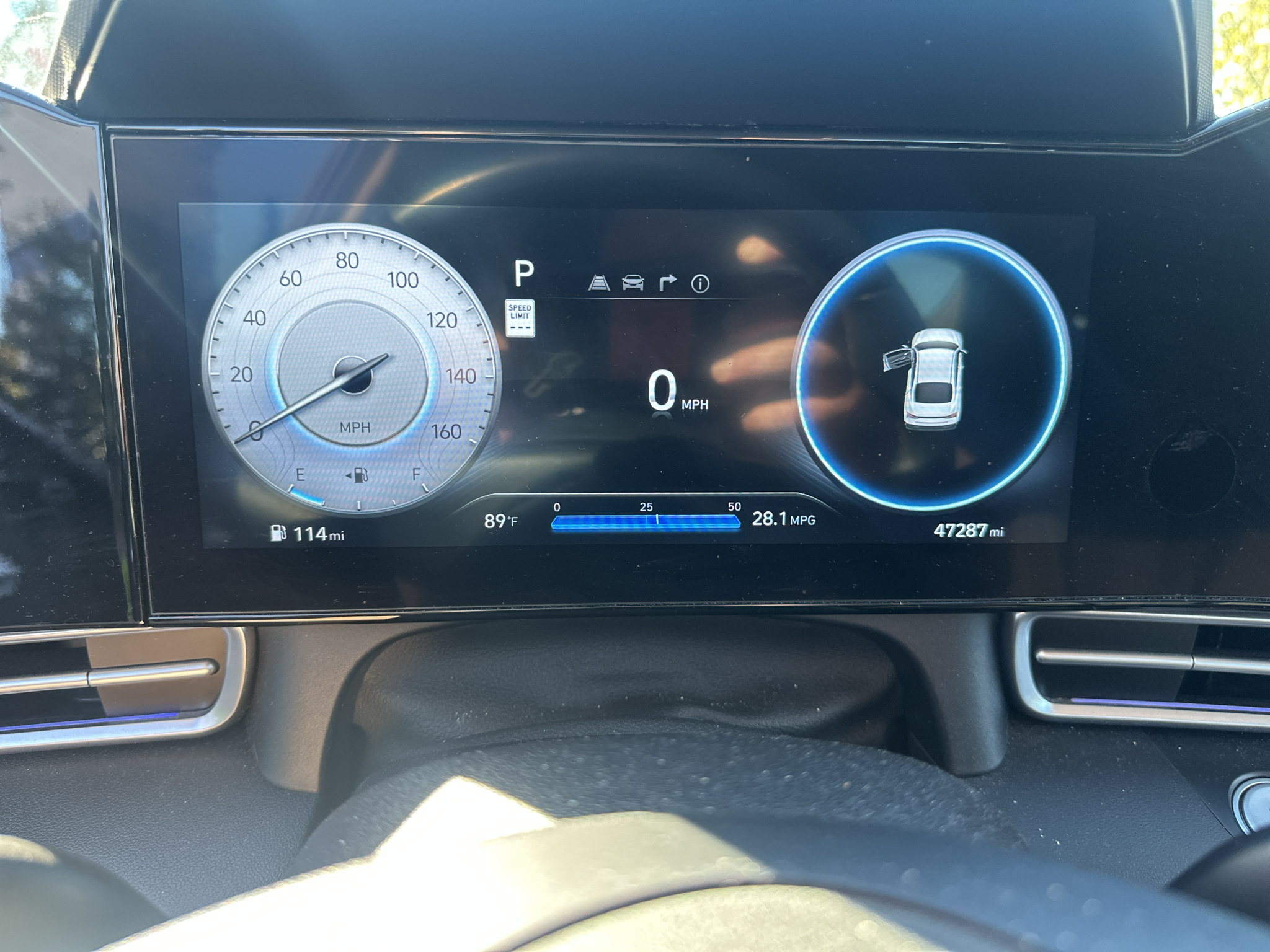 Vehicle photo 24